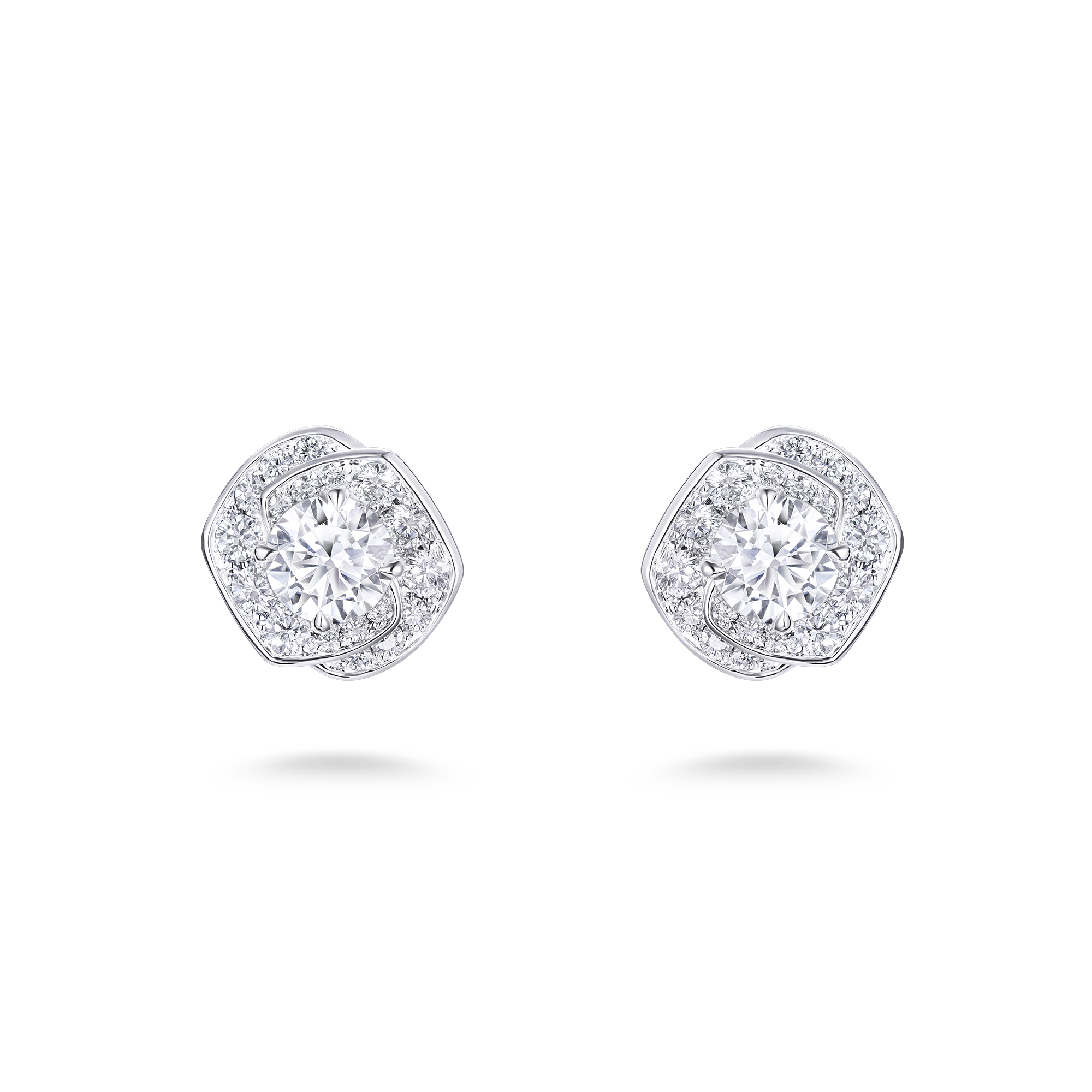 Frozen Kiss stud earrings