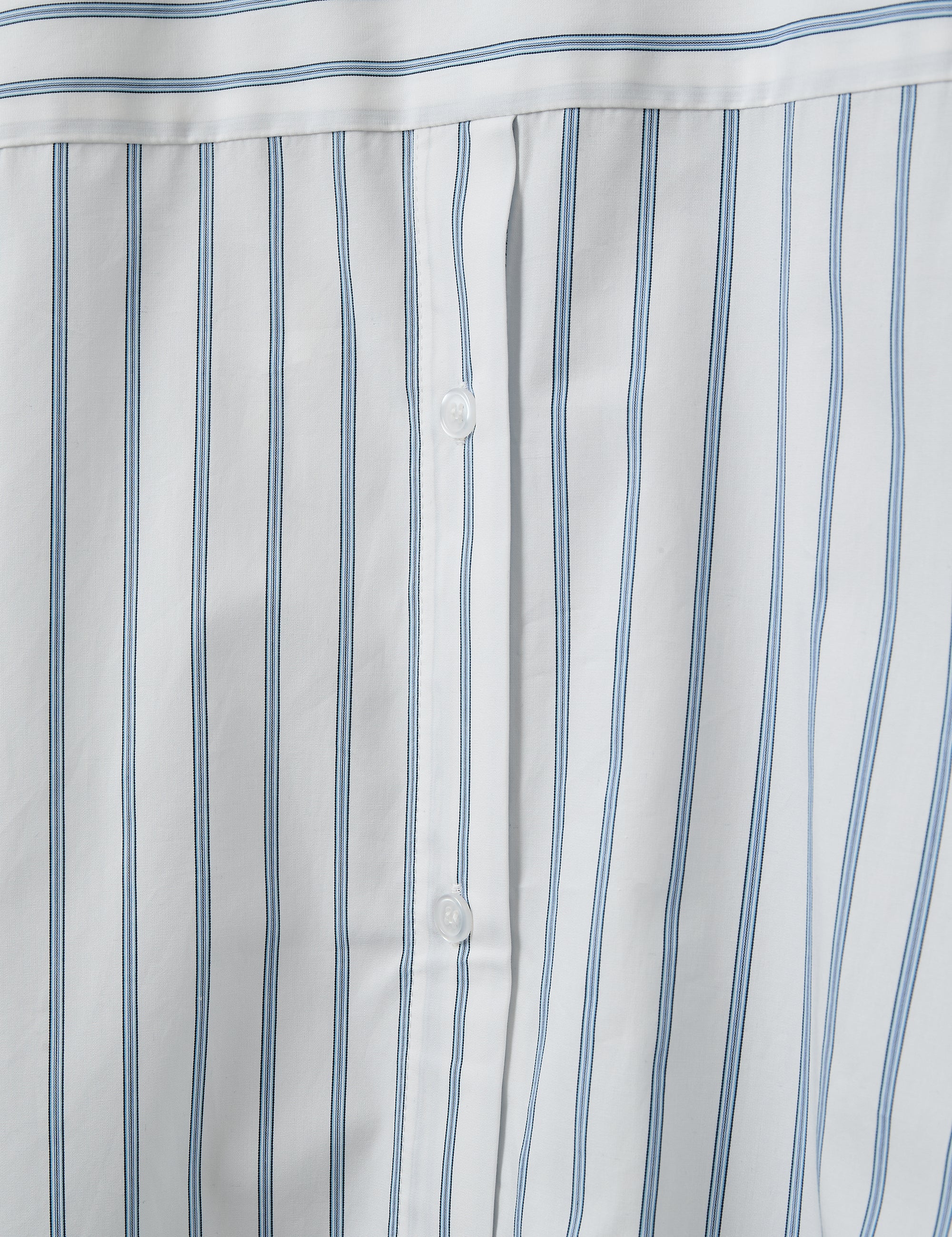 Close-up of contrast stripe detailing