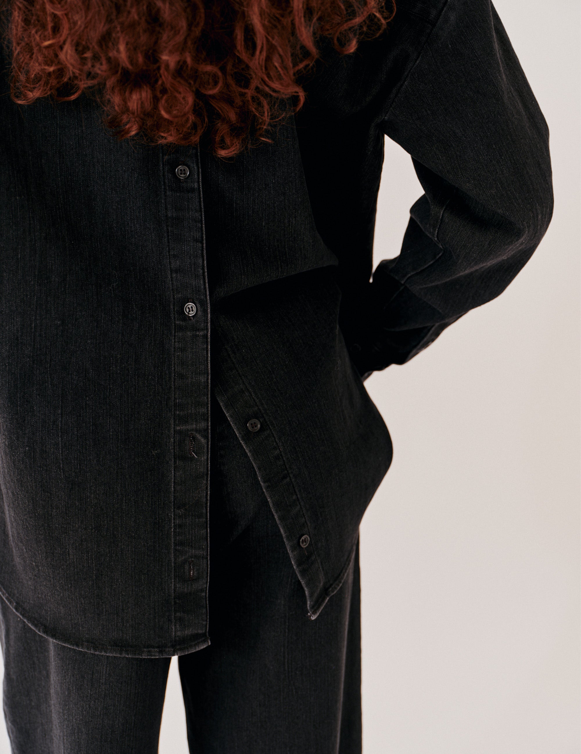Pocket and sleeve detail