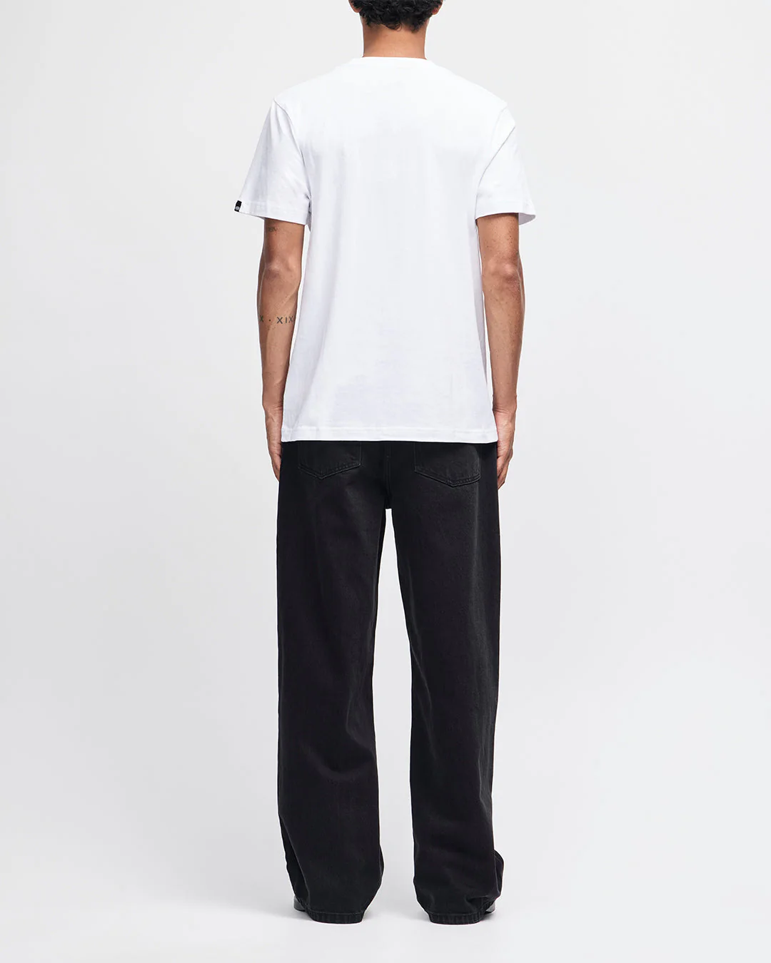 Hem and cotton jersey detail