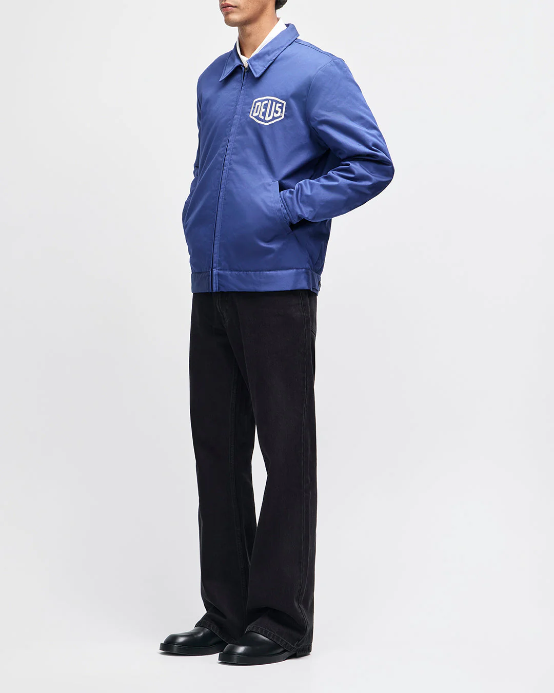 Pocket and zipper detail