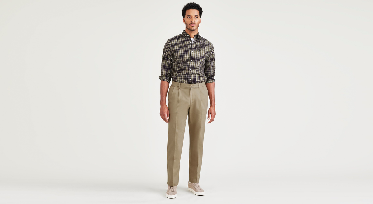 Signature Iron Free Khakis, Pleated Classic Fit