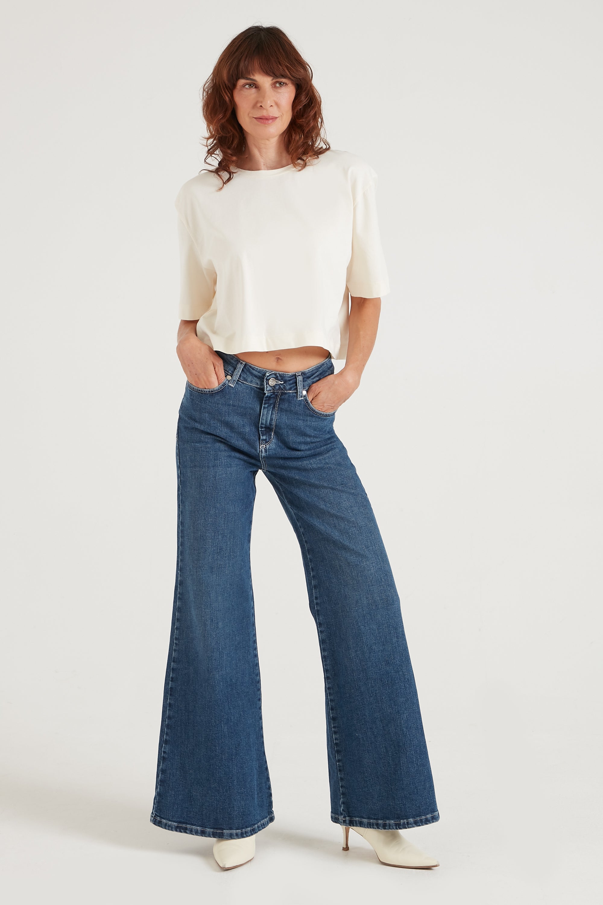 three-quarter styling
