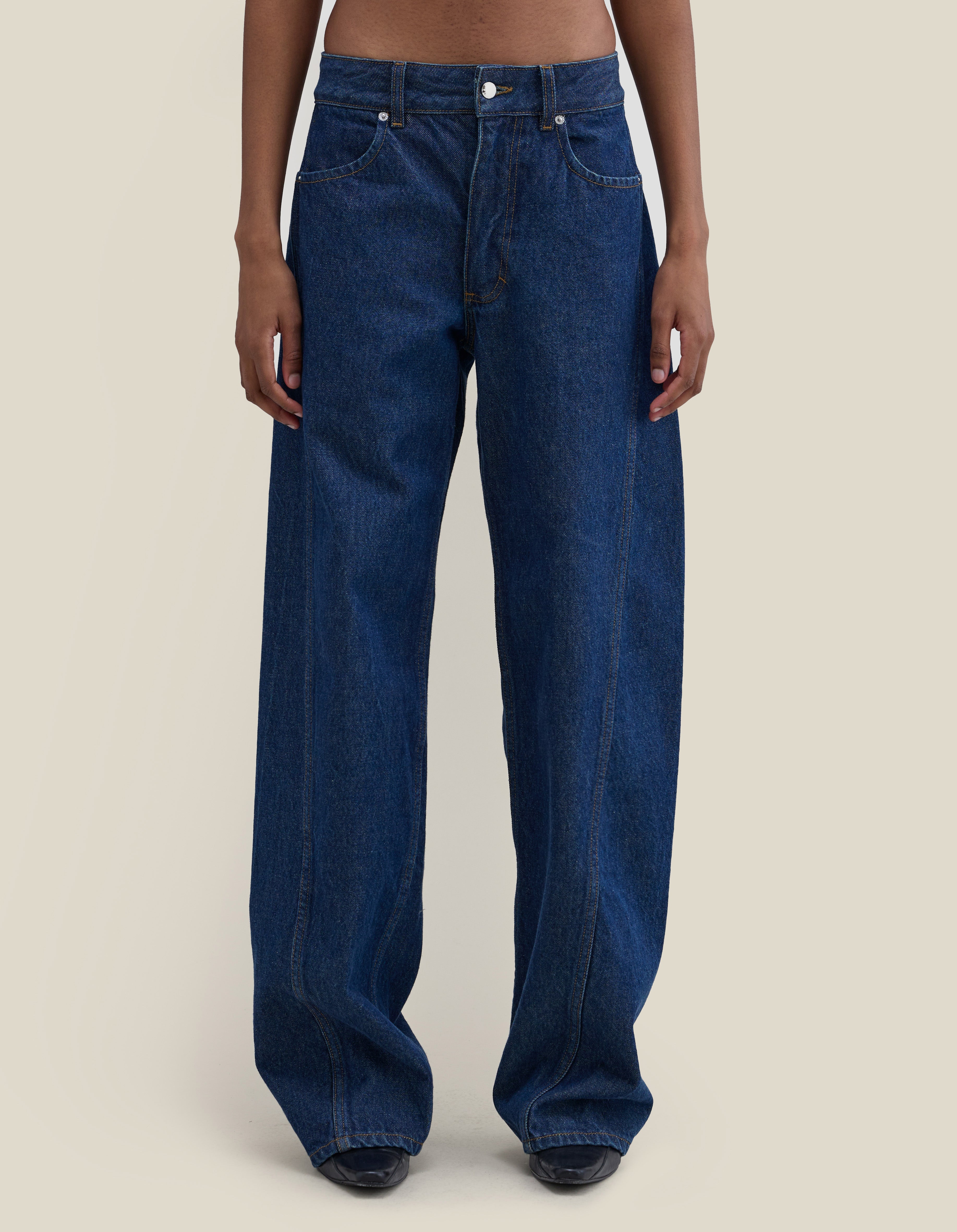 Bend Jean