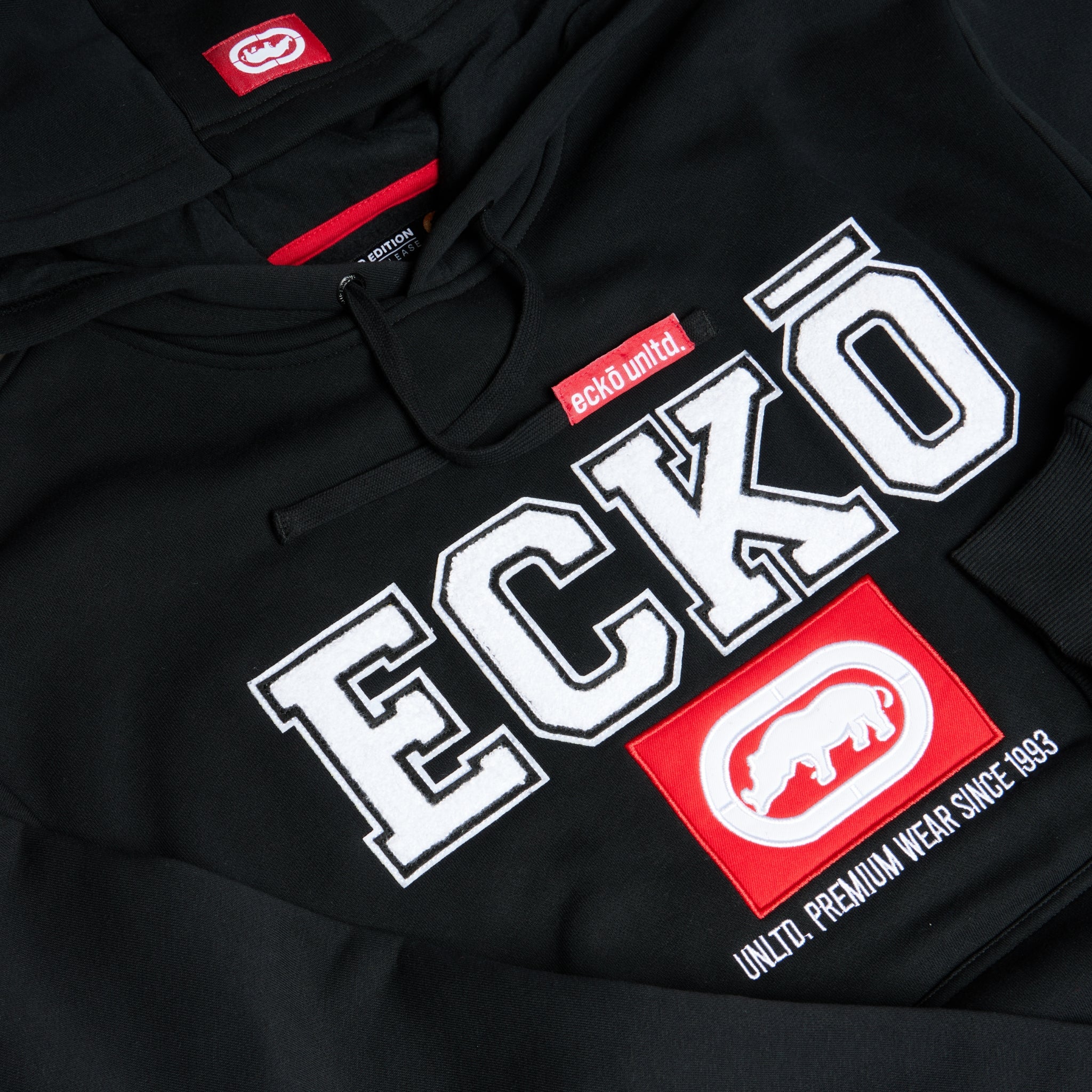 Back and hood angle with woven label detail