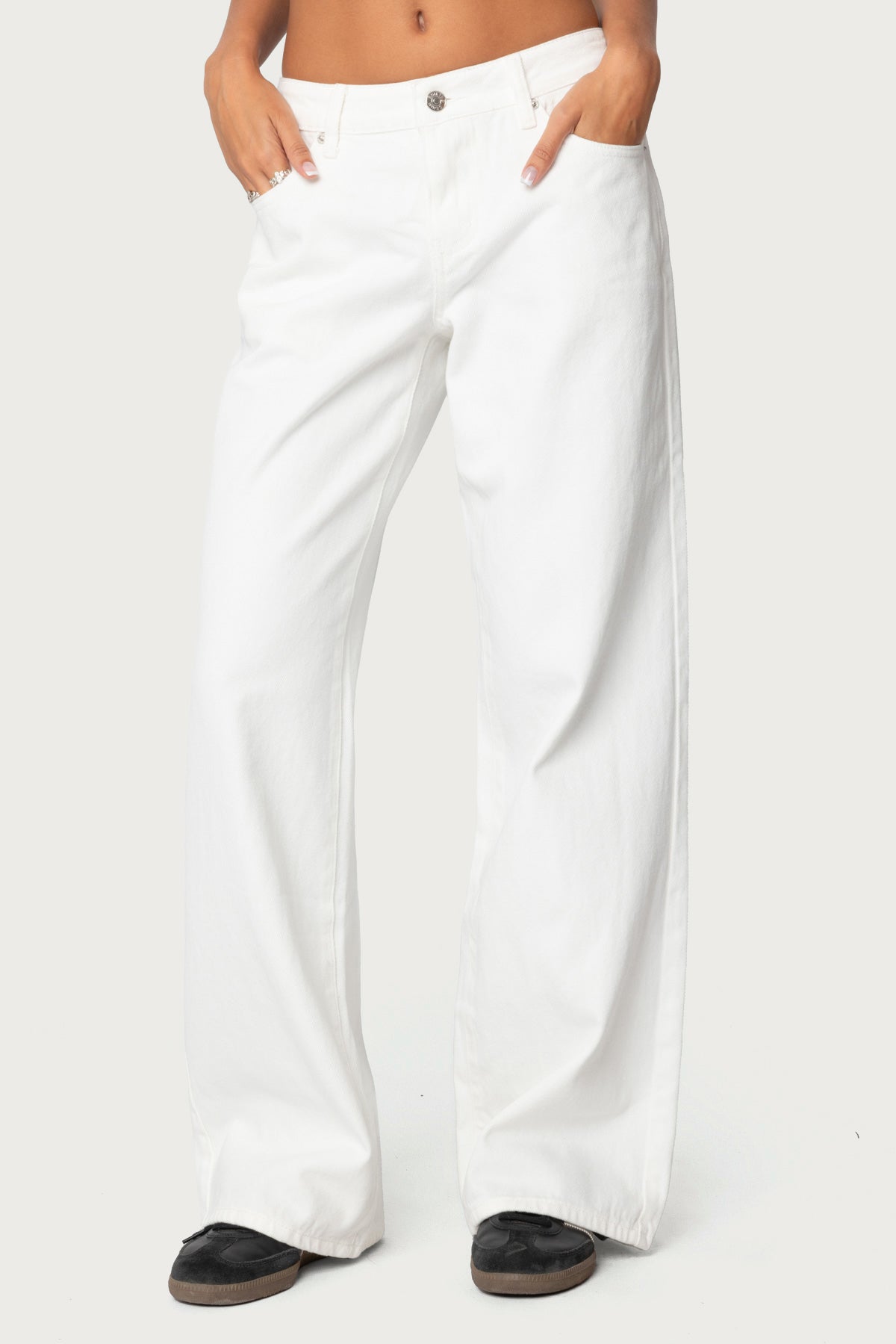 low-rise waist