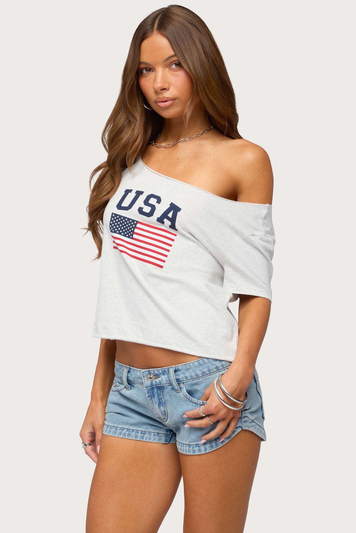 rolled-edge neckline