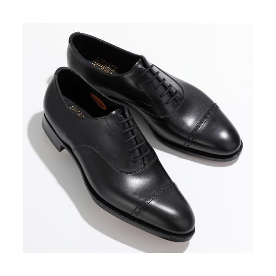three-quarter pair view