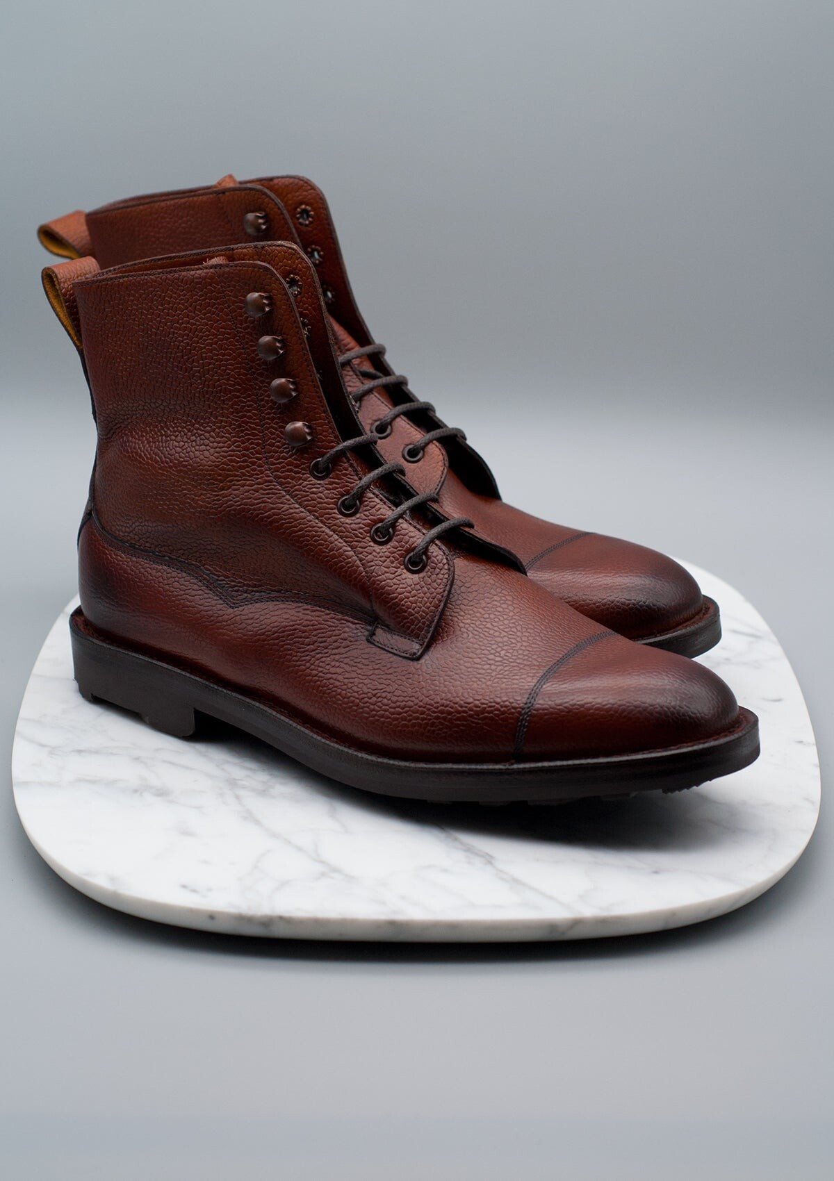three-quarter boot view
