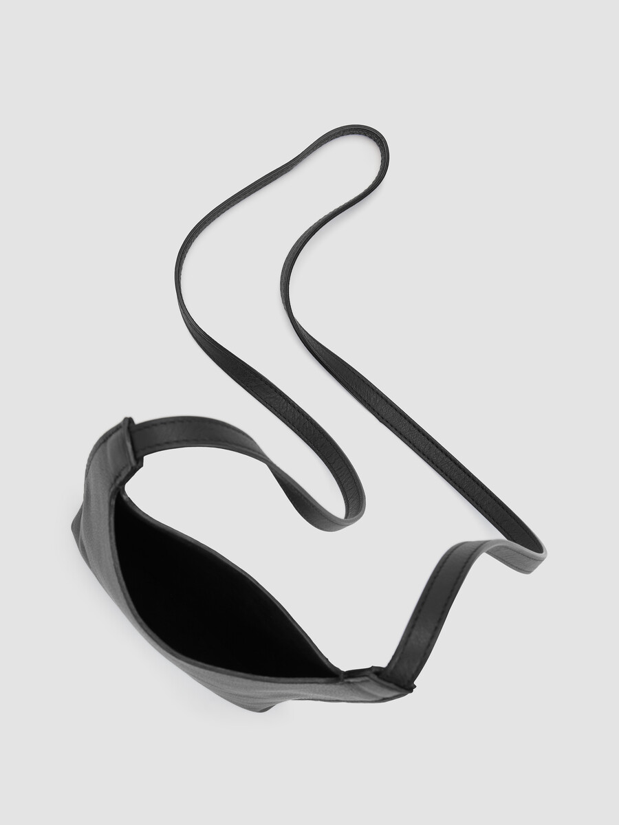 strap detail