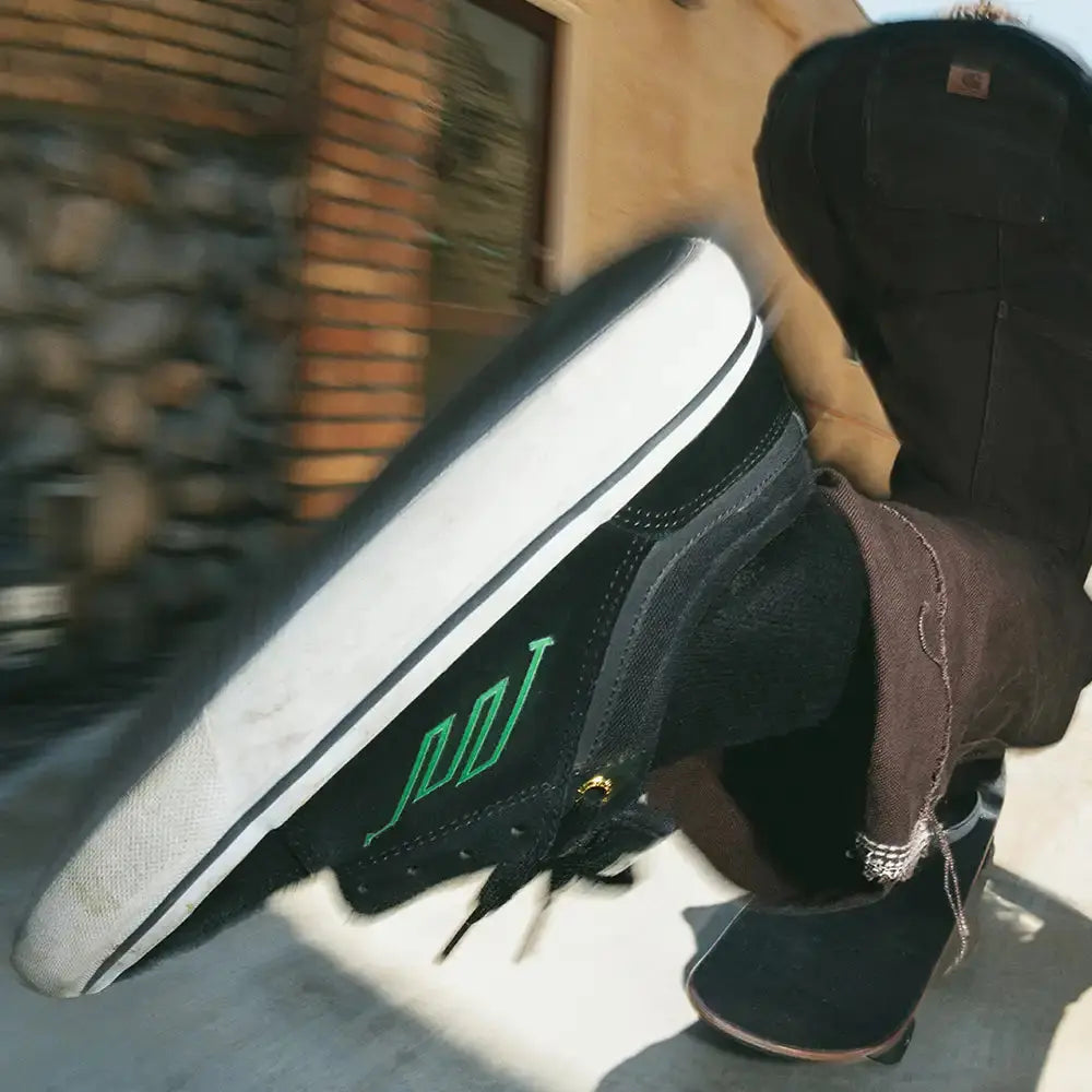 on-foot detail