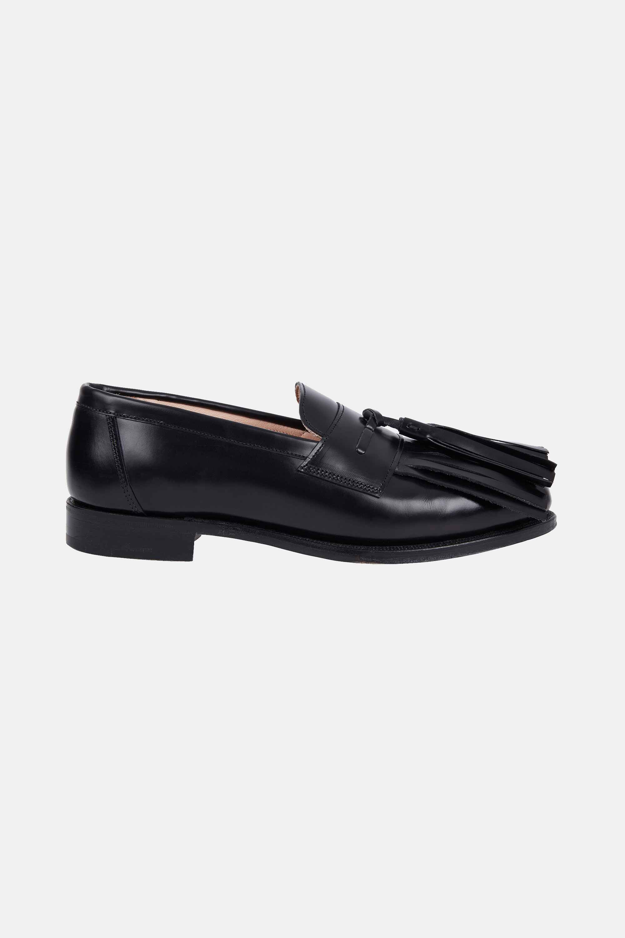 elongated tassel detail