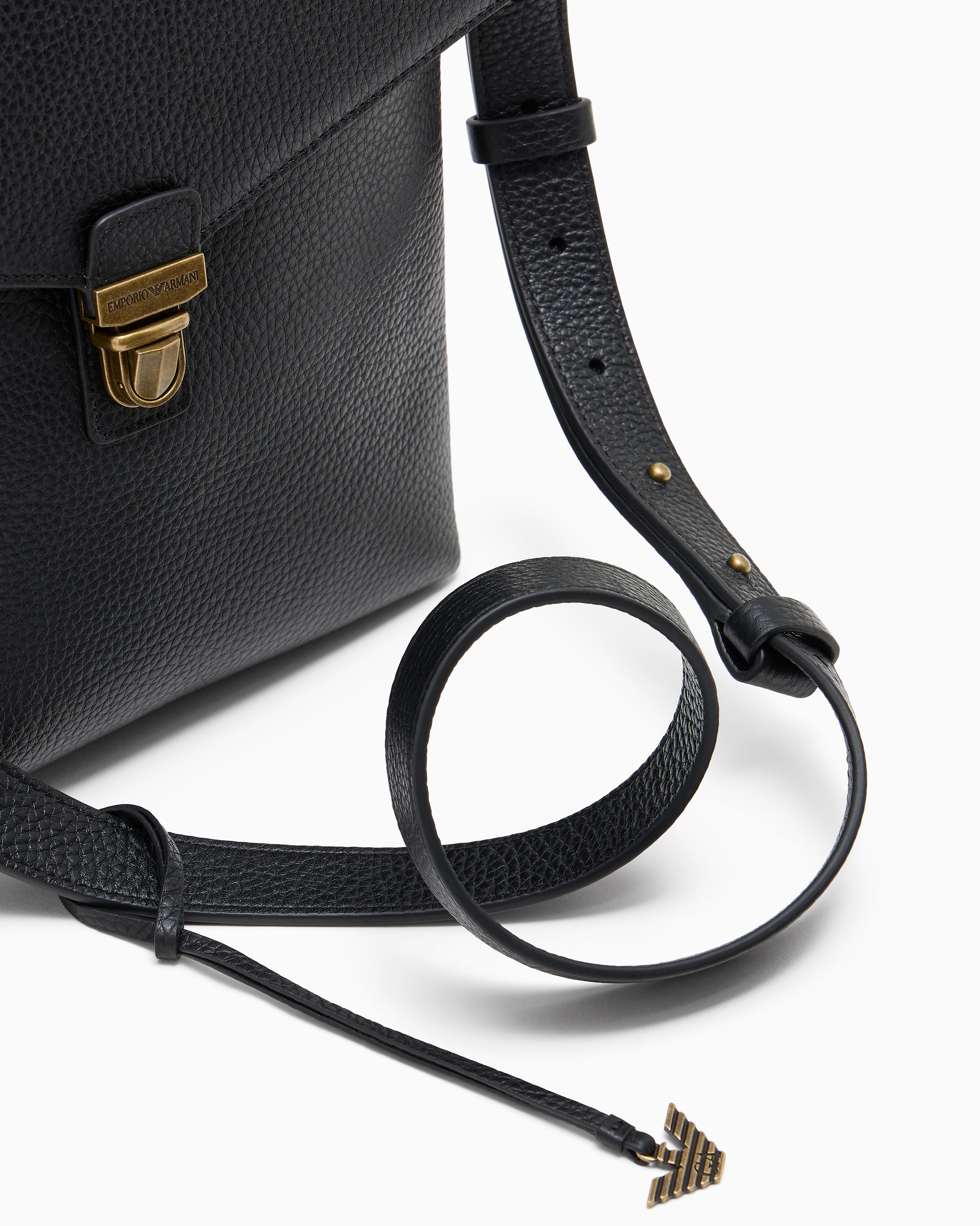 Icon pebbled leather flat shoulder bag official view 5