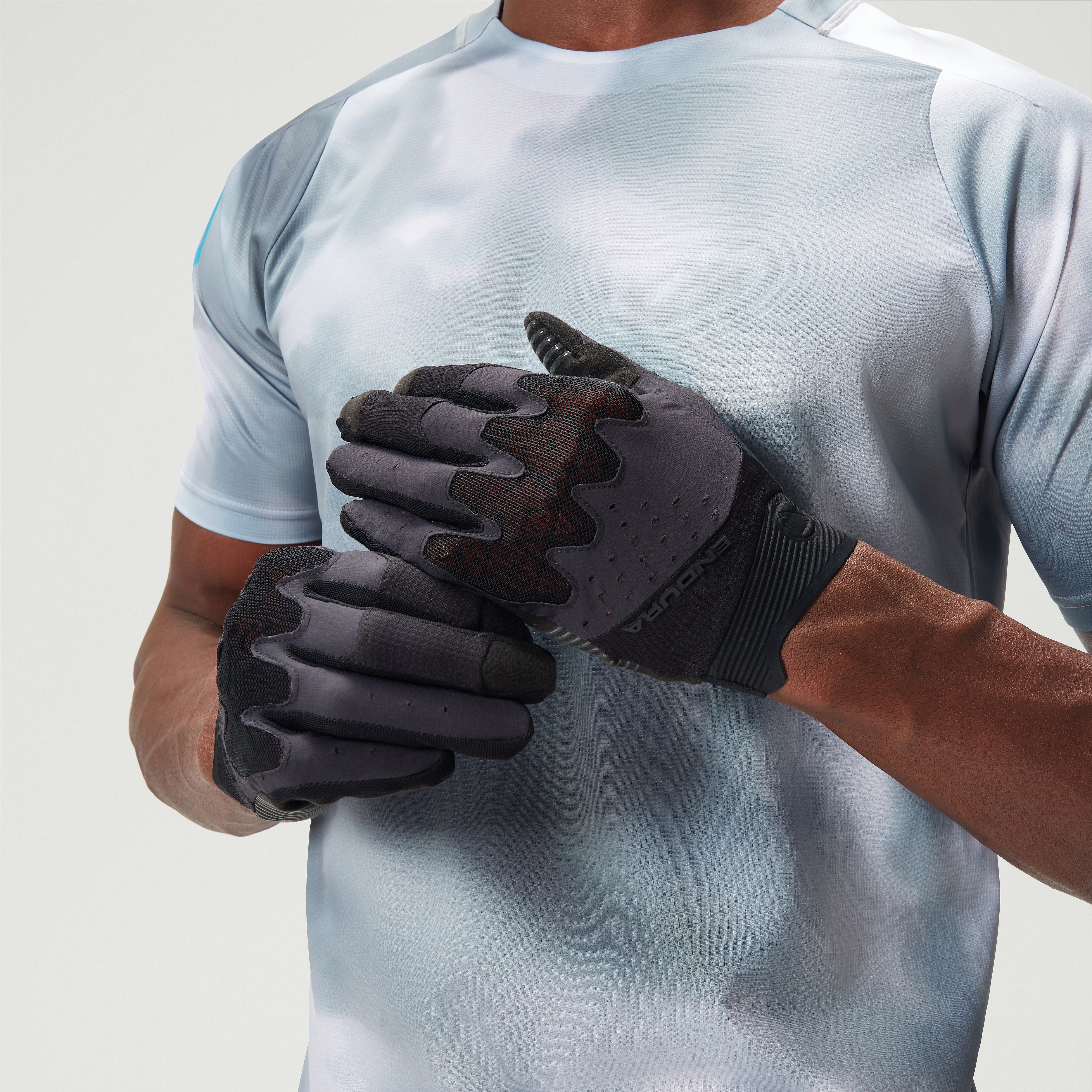 knuckle detail