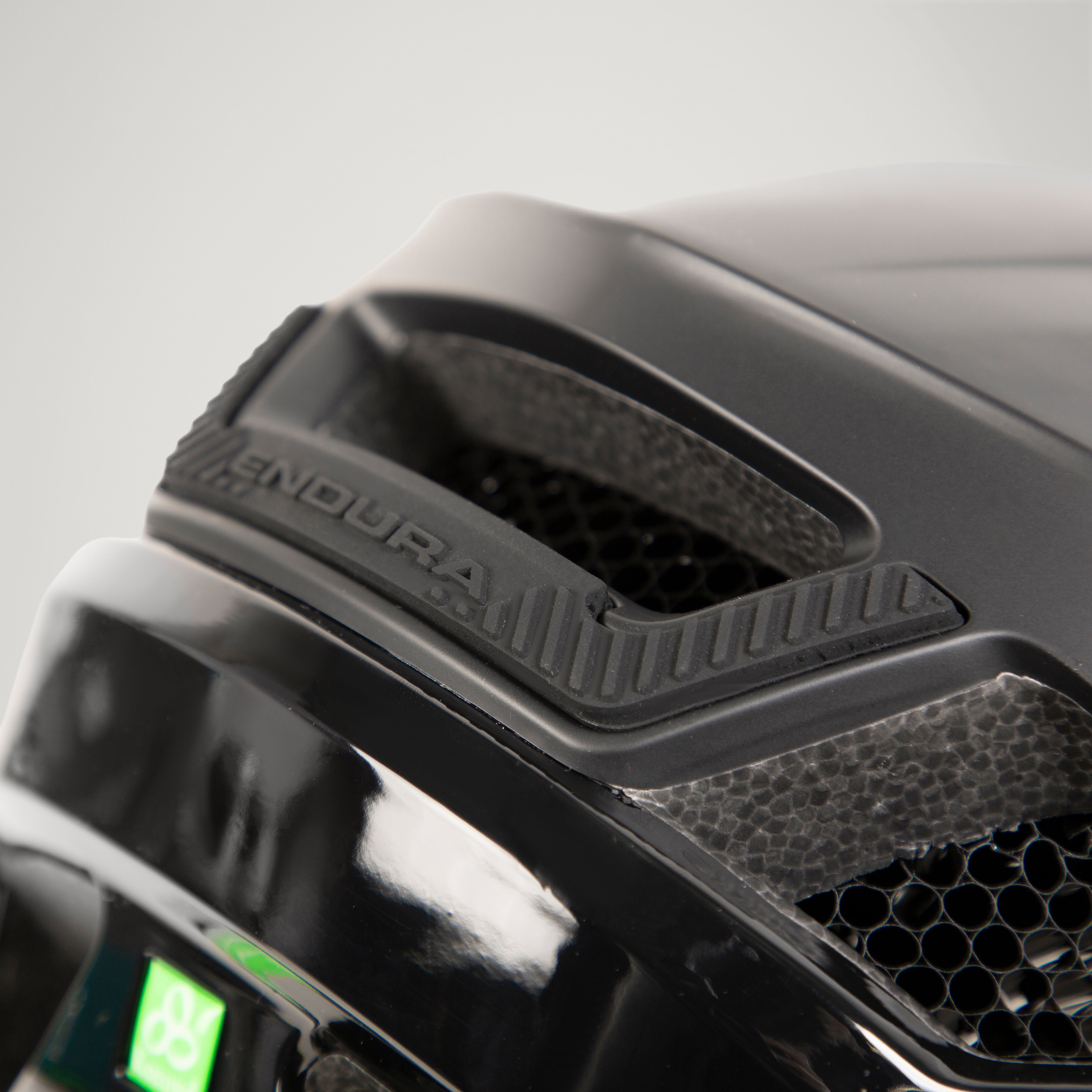 liner detail