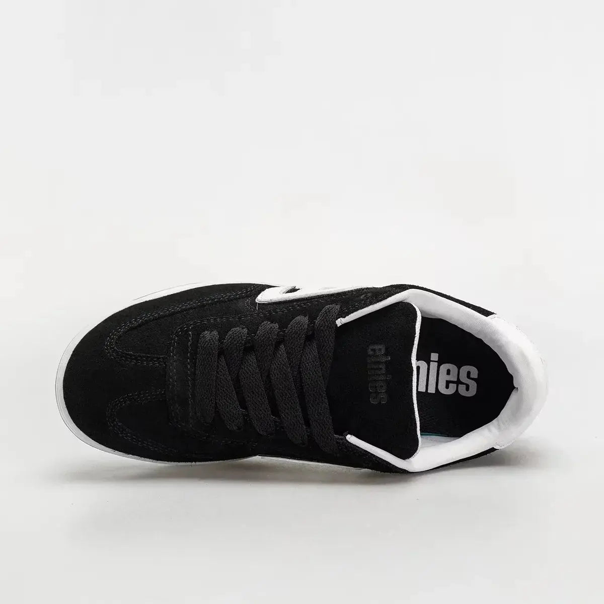 heel and collar view