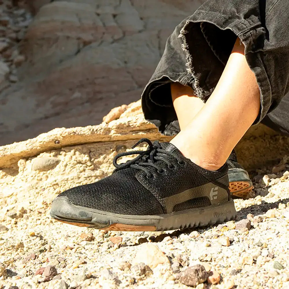 drop-top heel styling