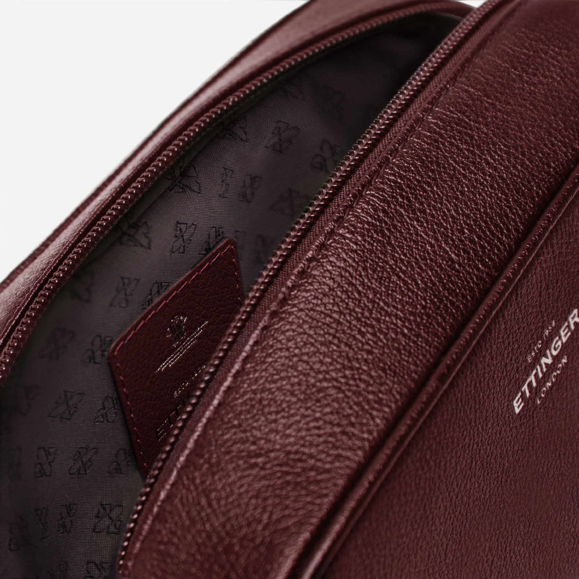 zip and handle detail