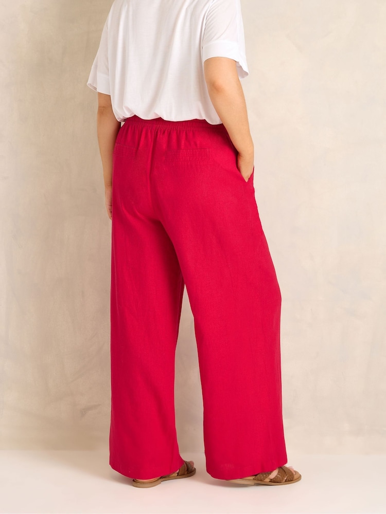 Elastic waist and tie detail