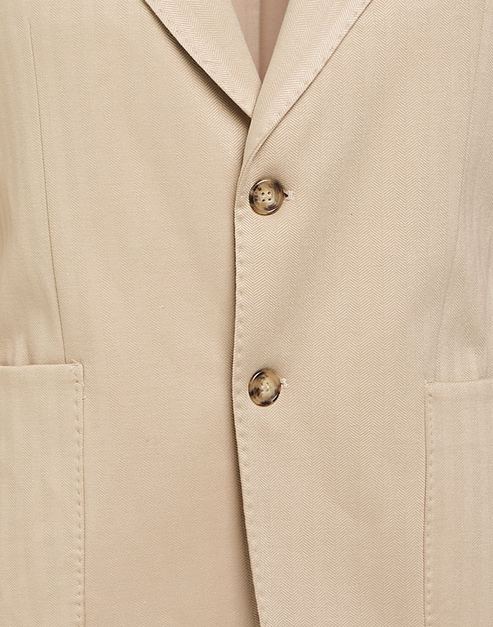 lapel and button detail