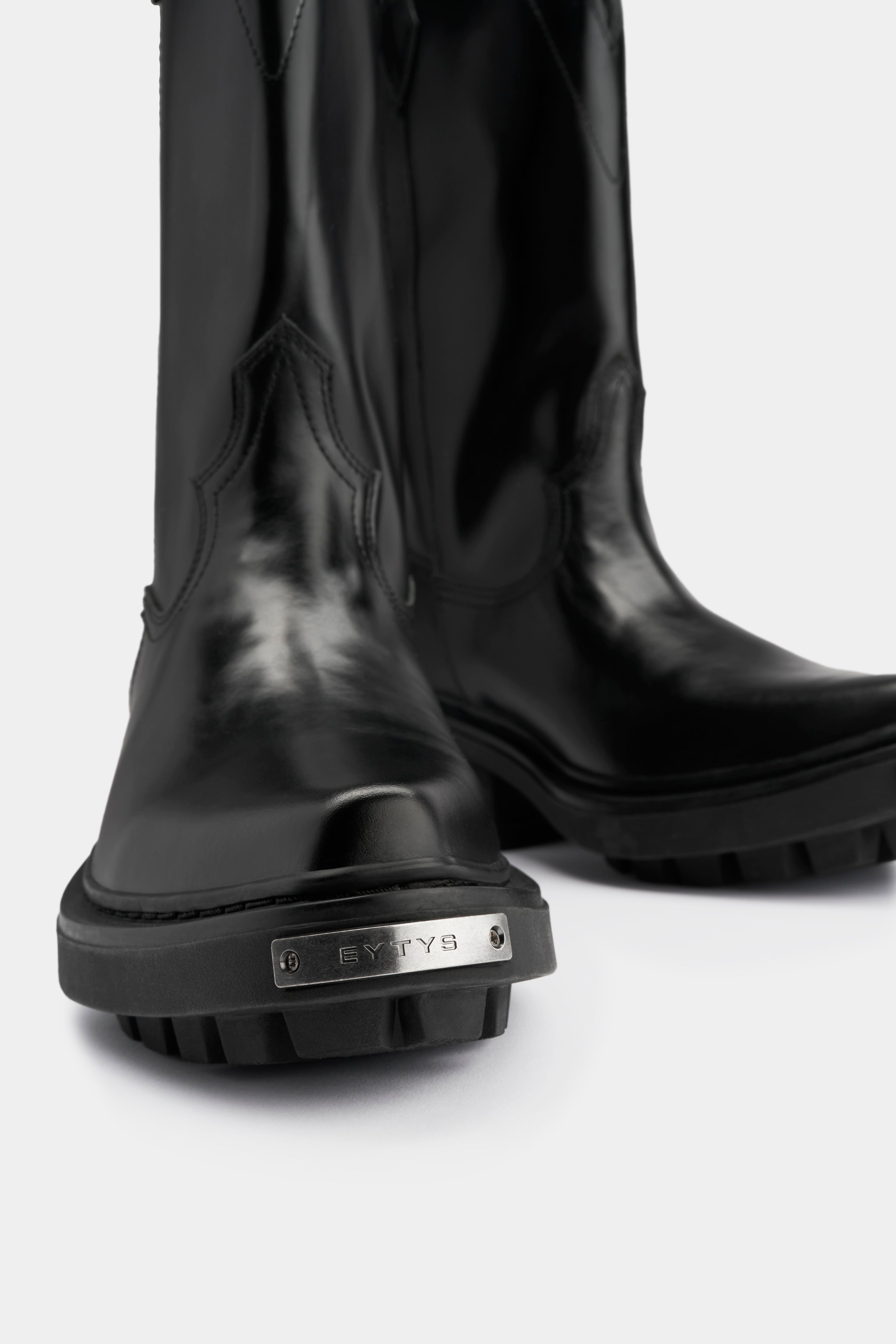 heel detail