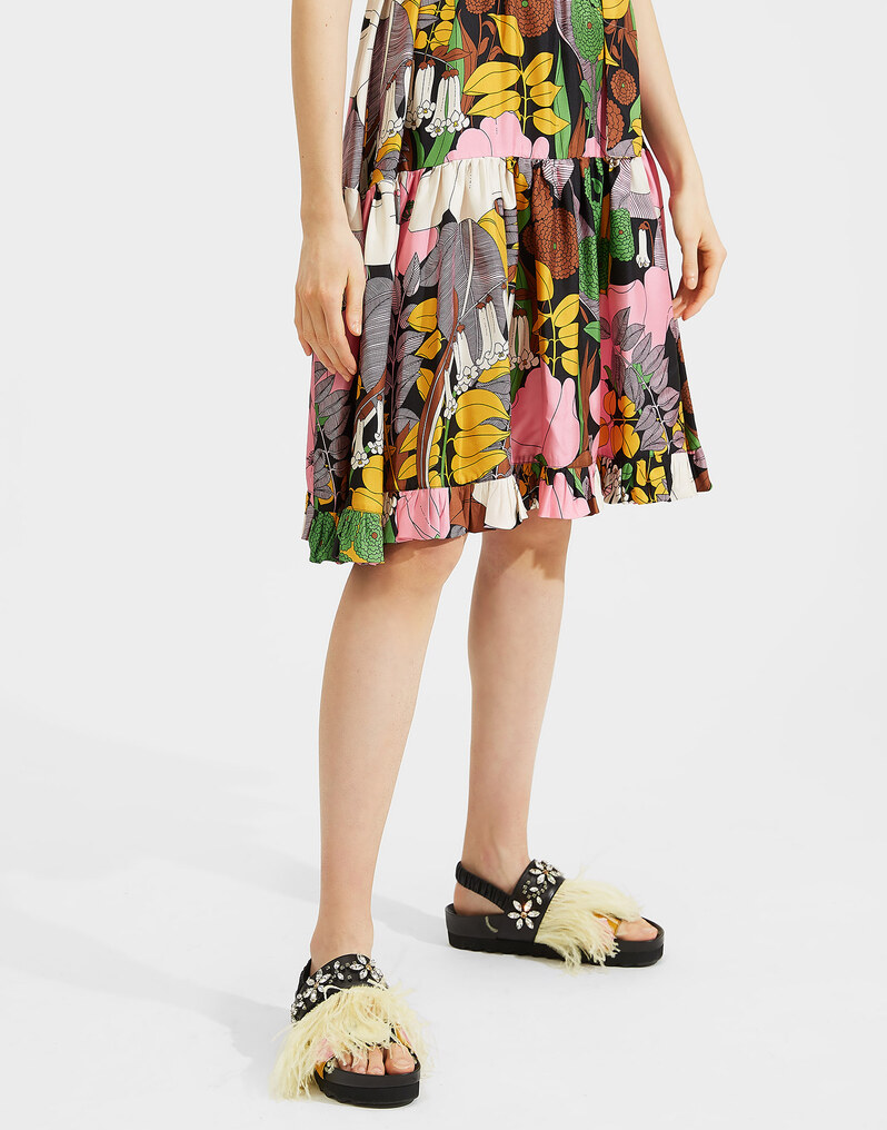 on-foot styling view of the flat sandal proportion