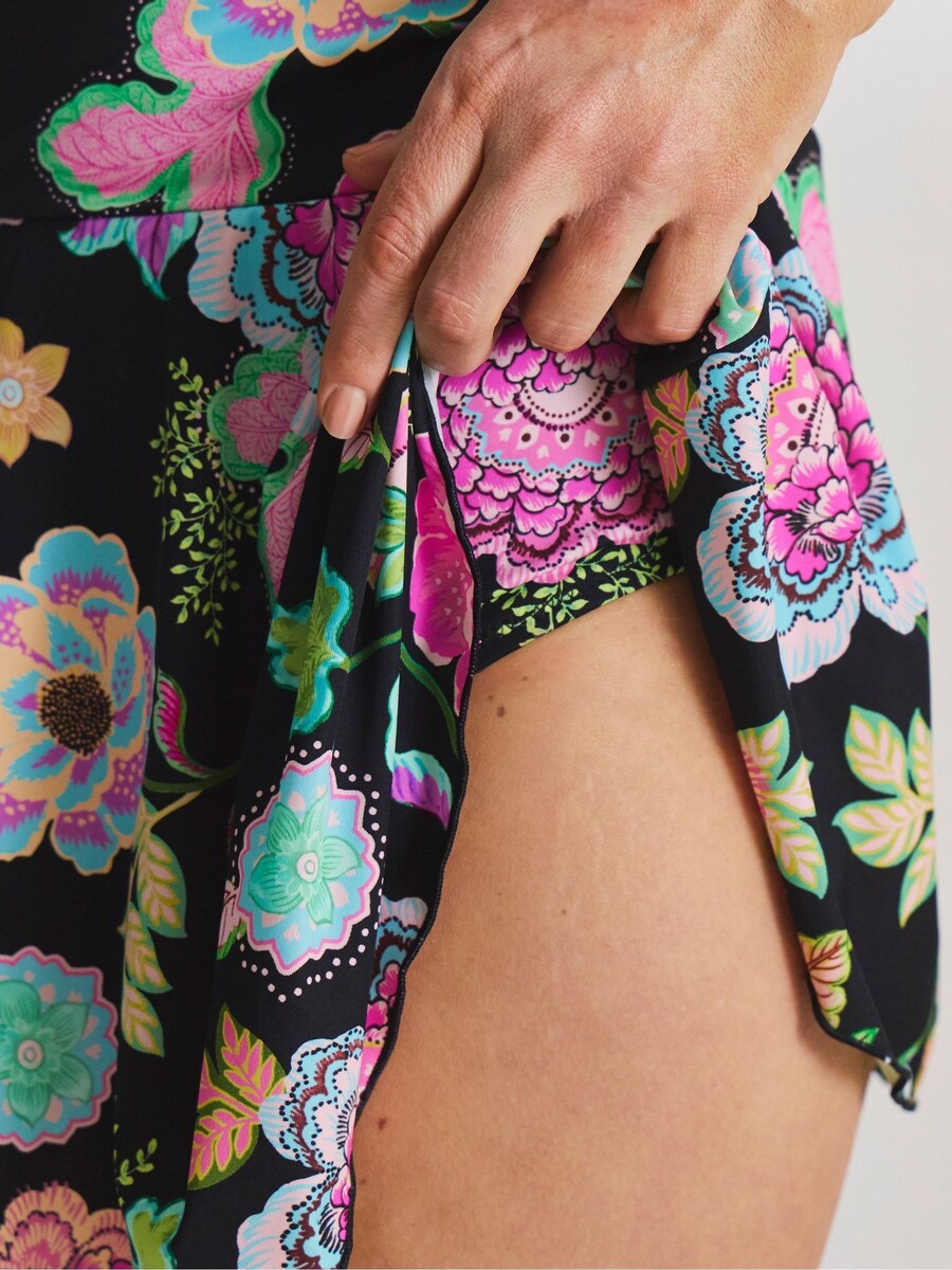 skirt detail
