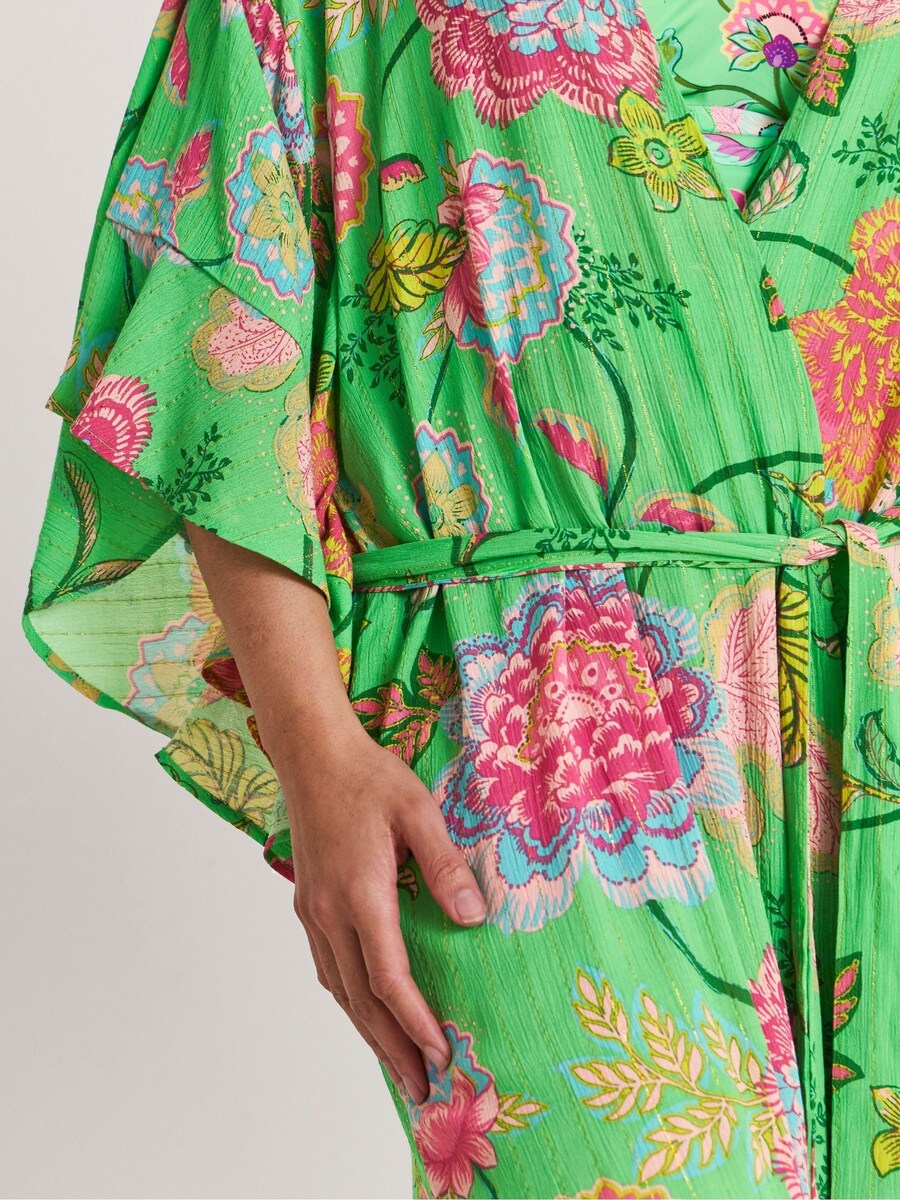 waist detail