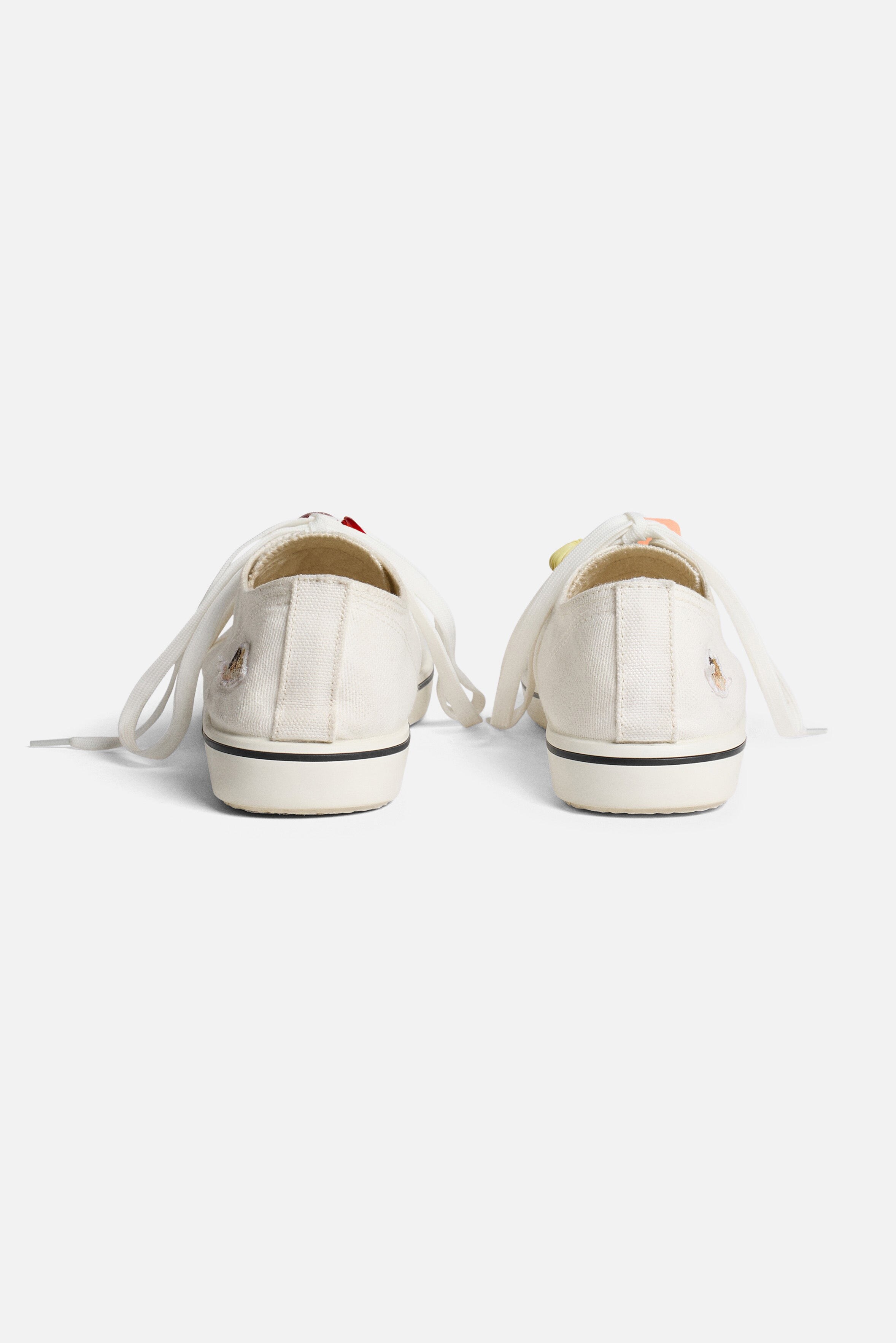 rear view of the rubber sole construction