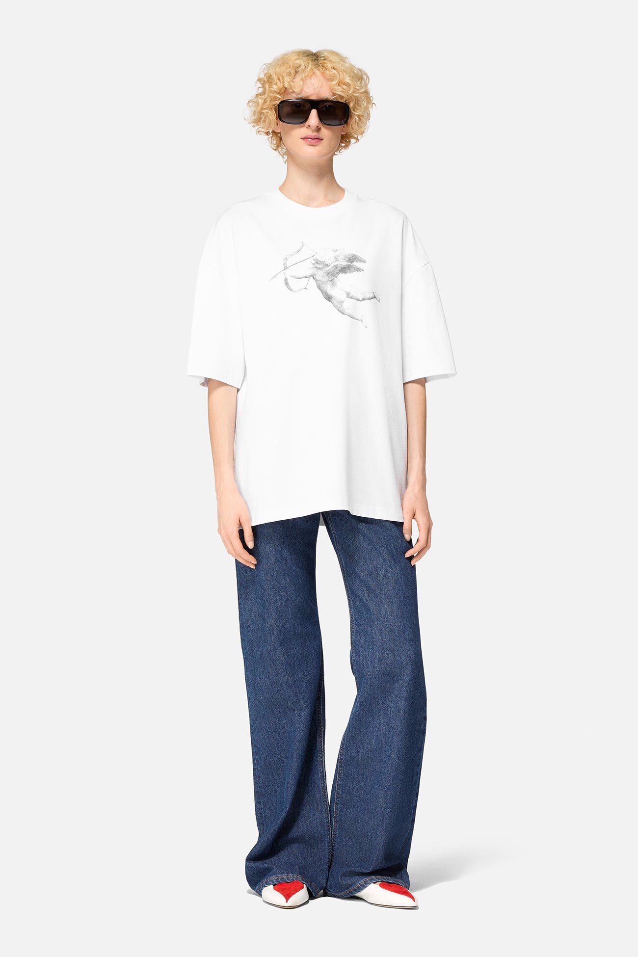 oversized white tee proportion