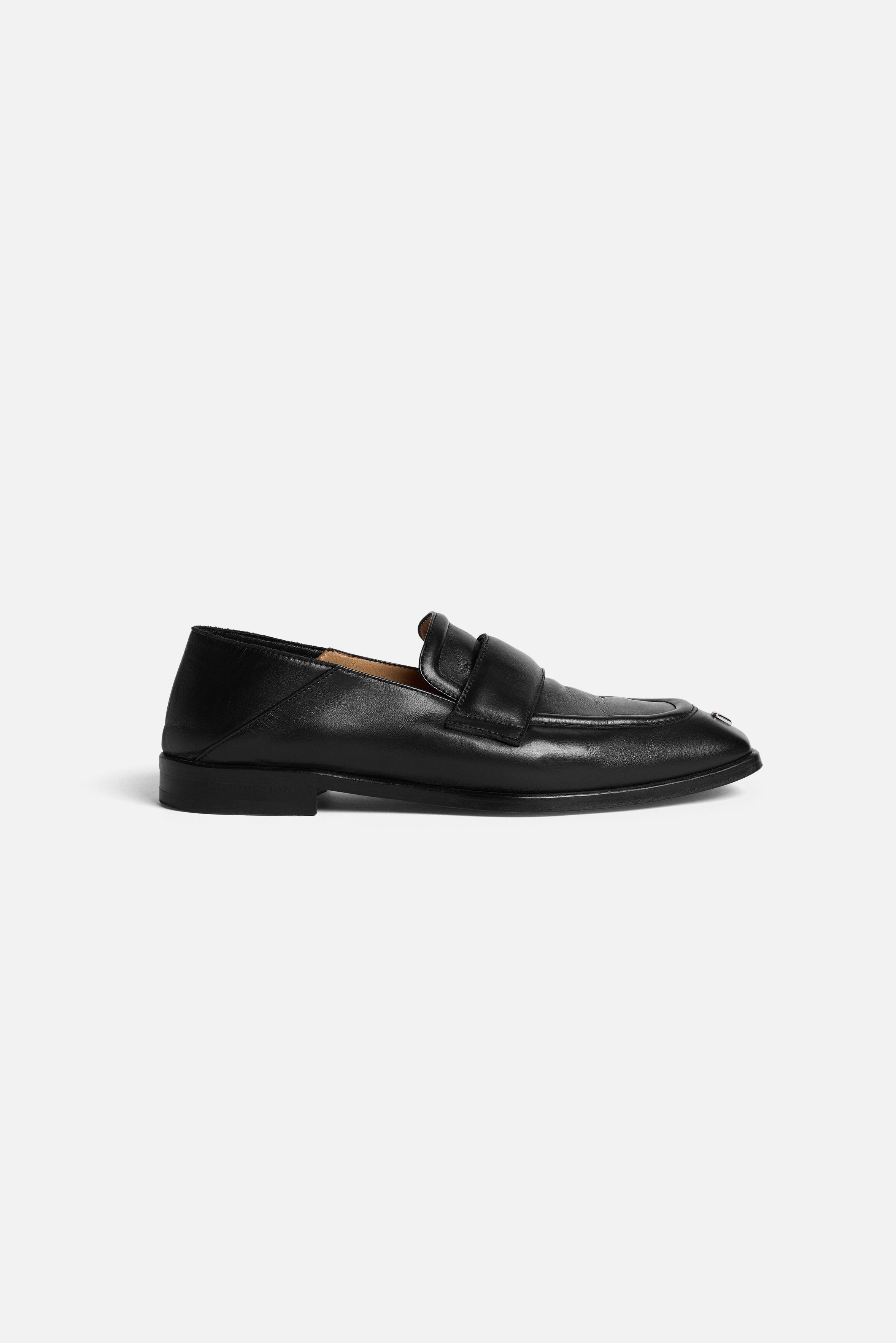 side profile of the smooth leather loafer