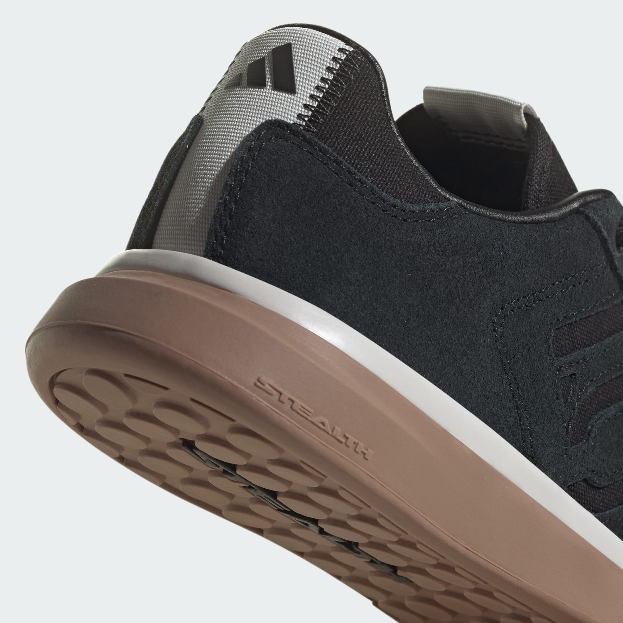 heel detail