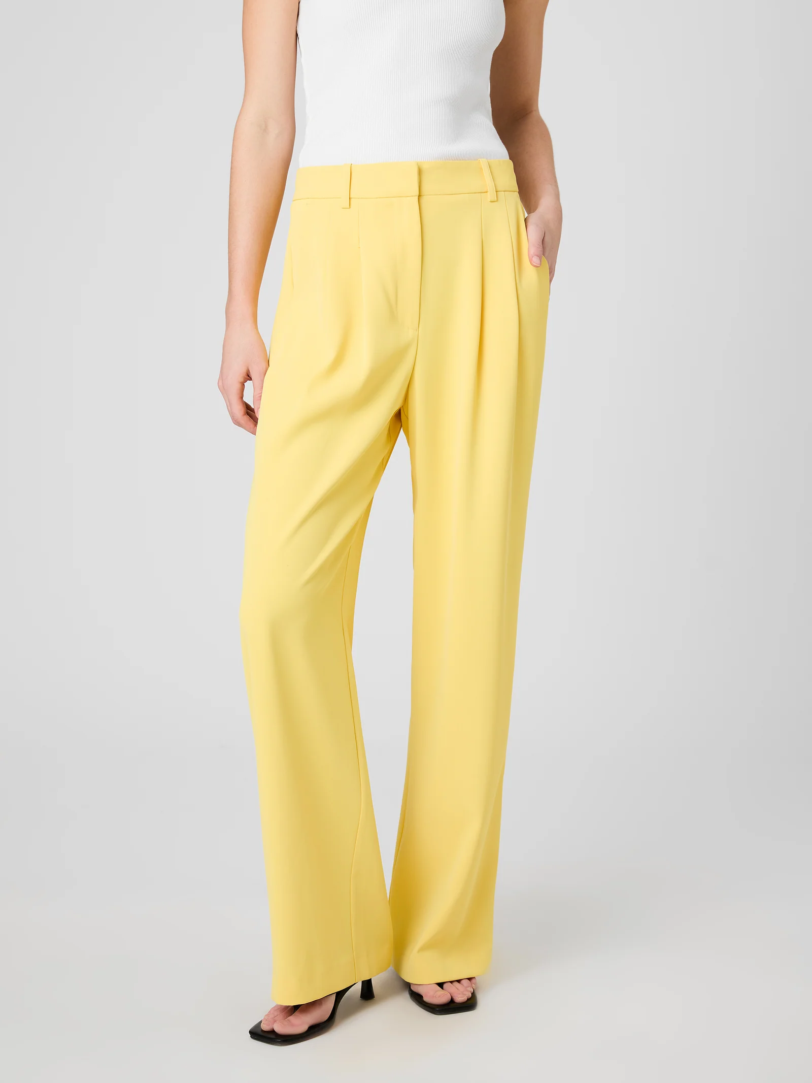 Wide-leg front view