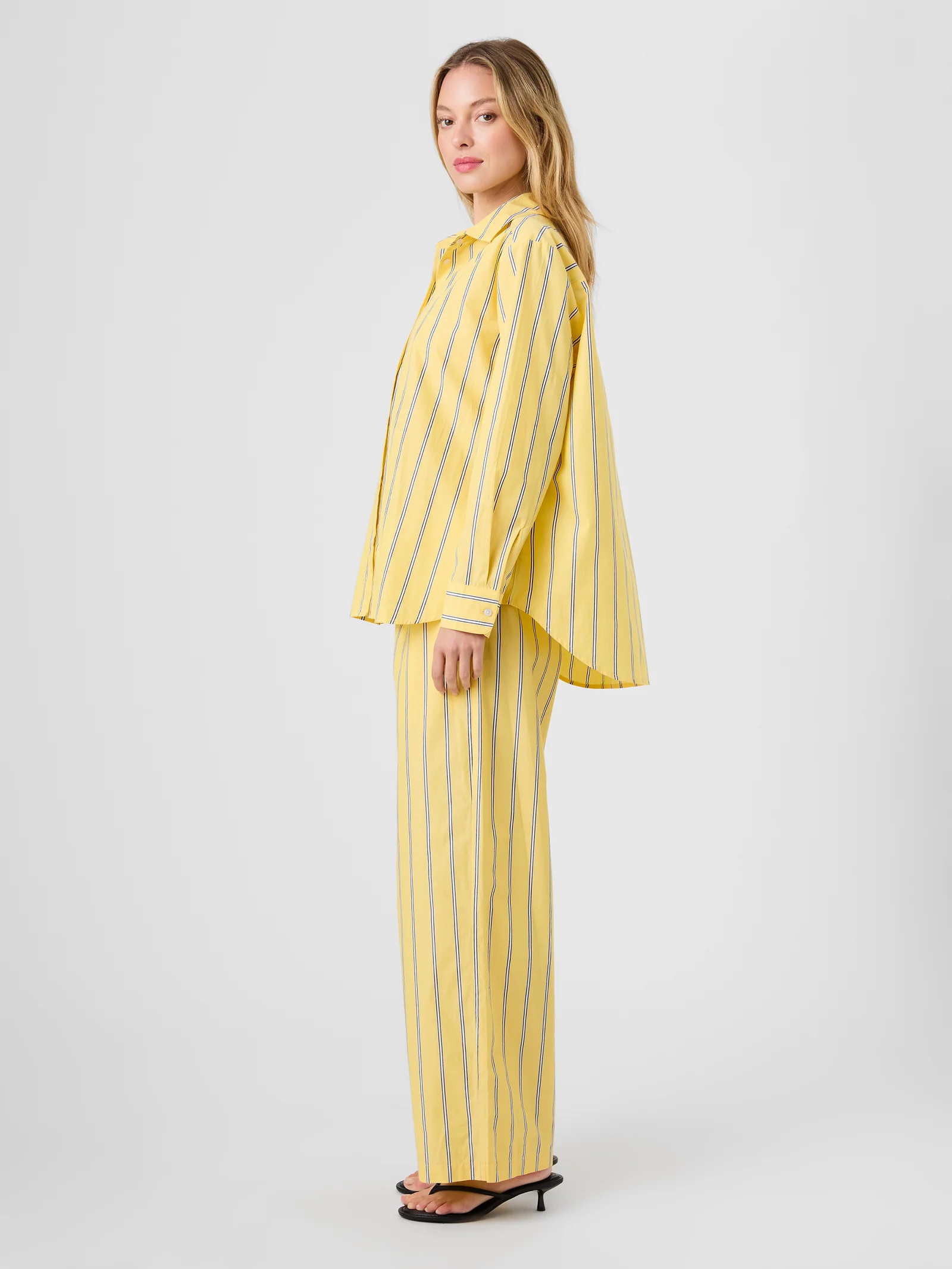 Side view of the oversized drape
