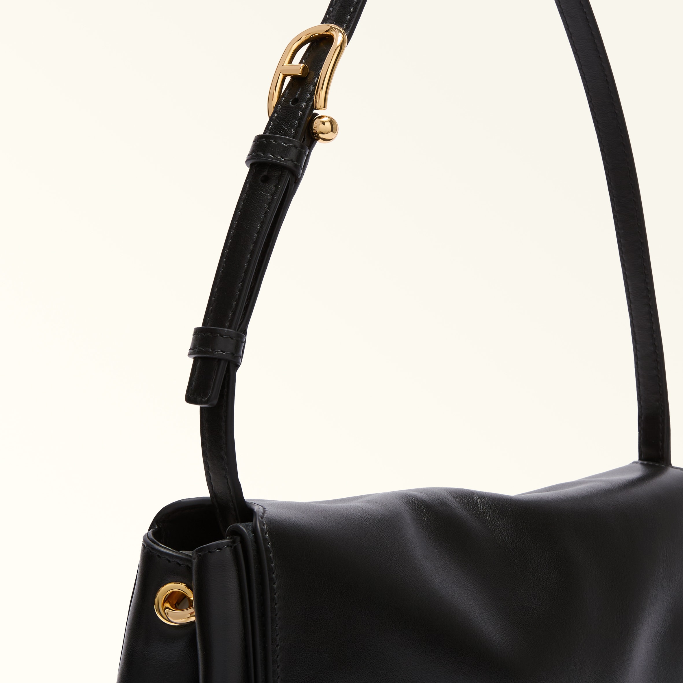 strap adjustment detail