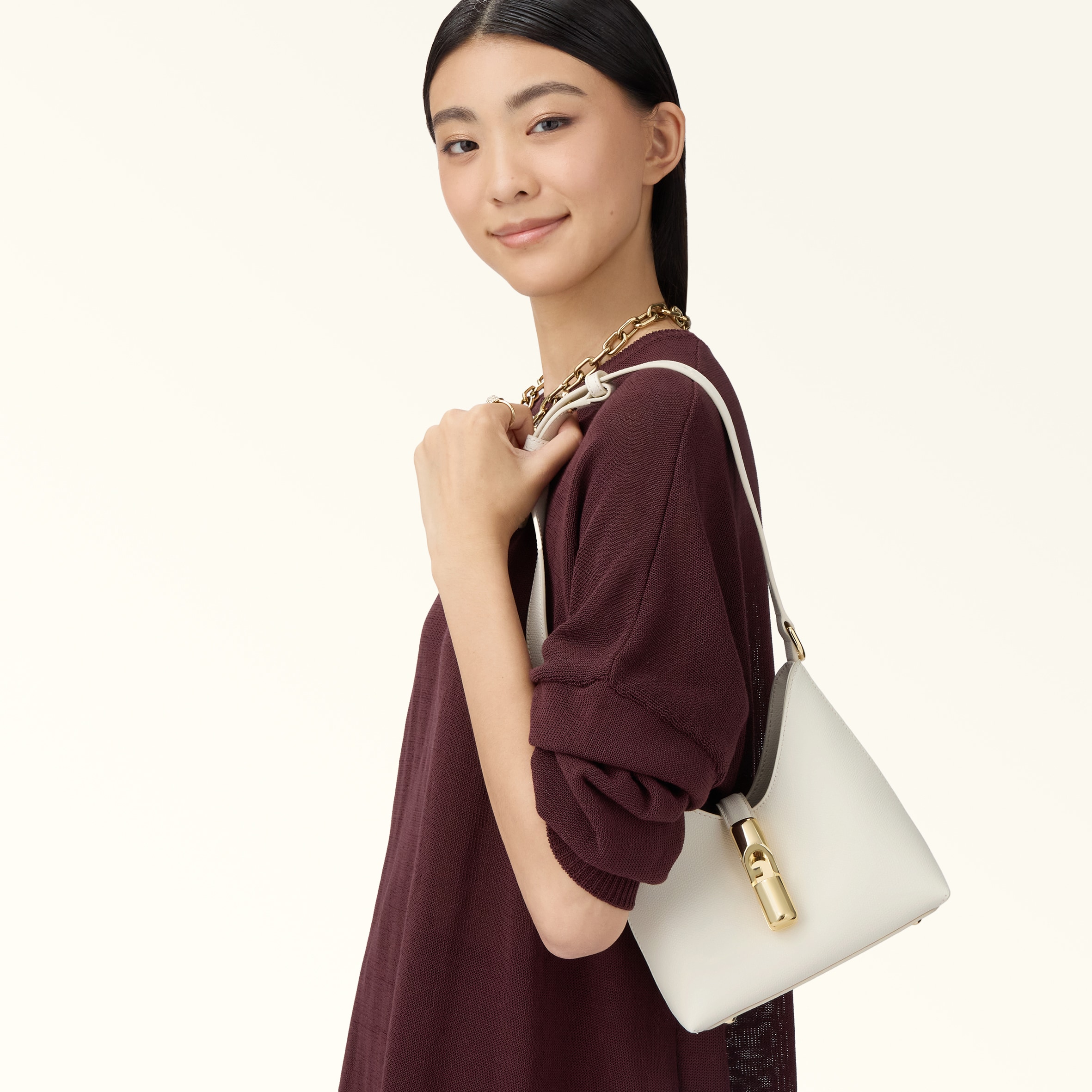 shoulder styling