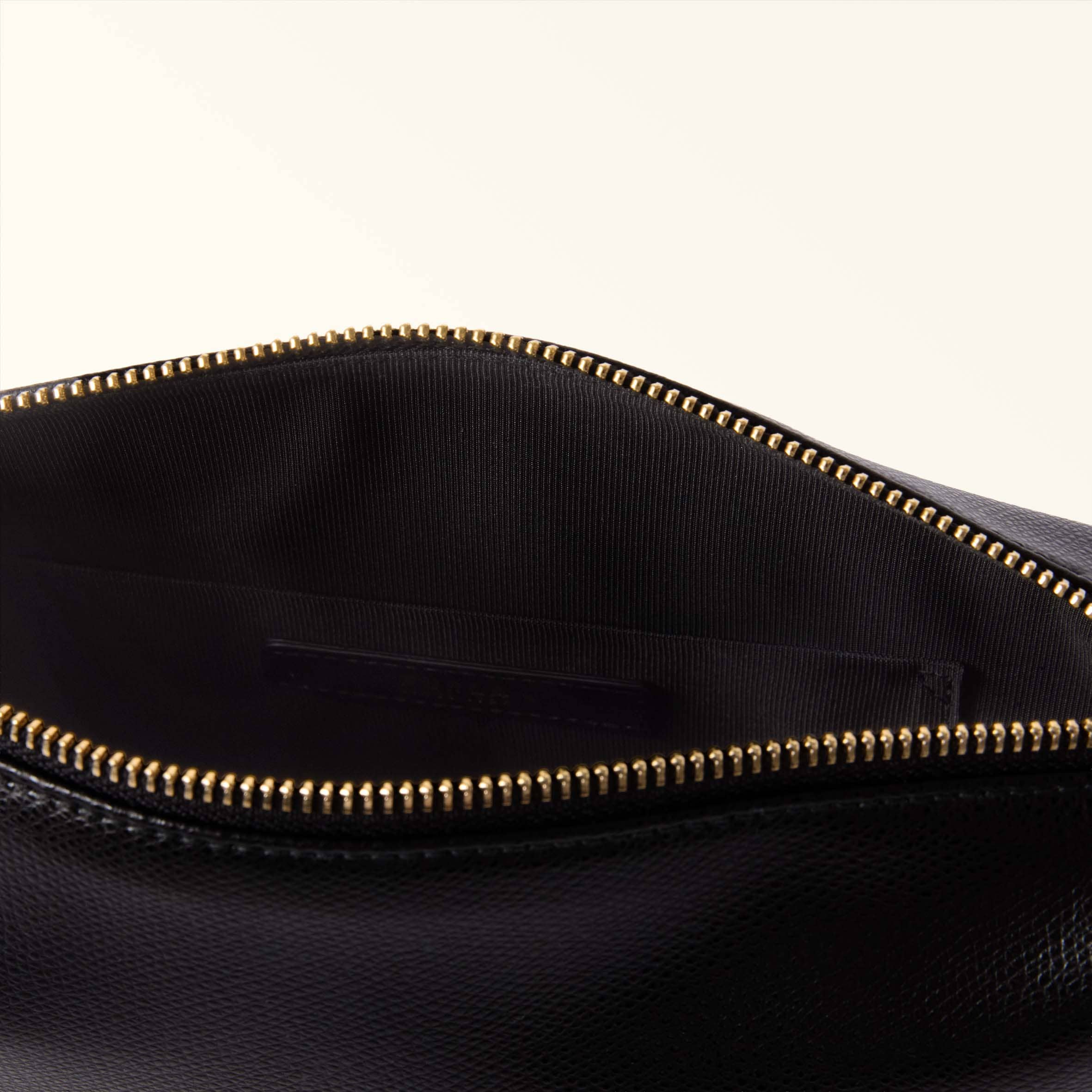 zip opening detail