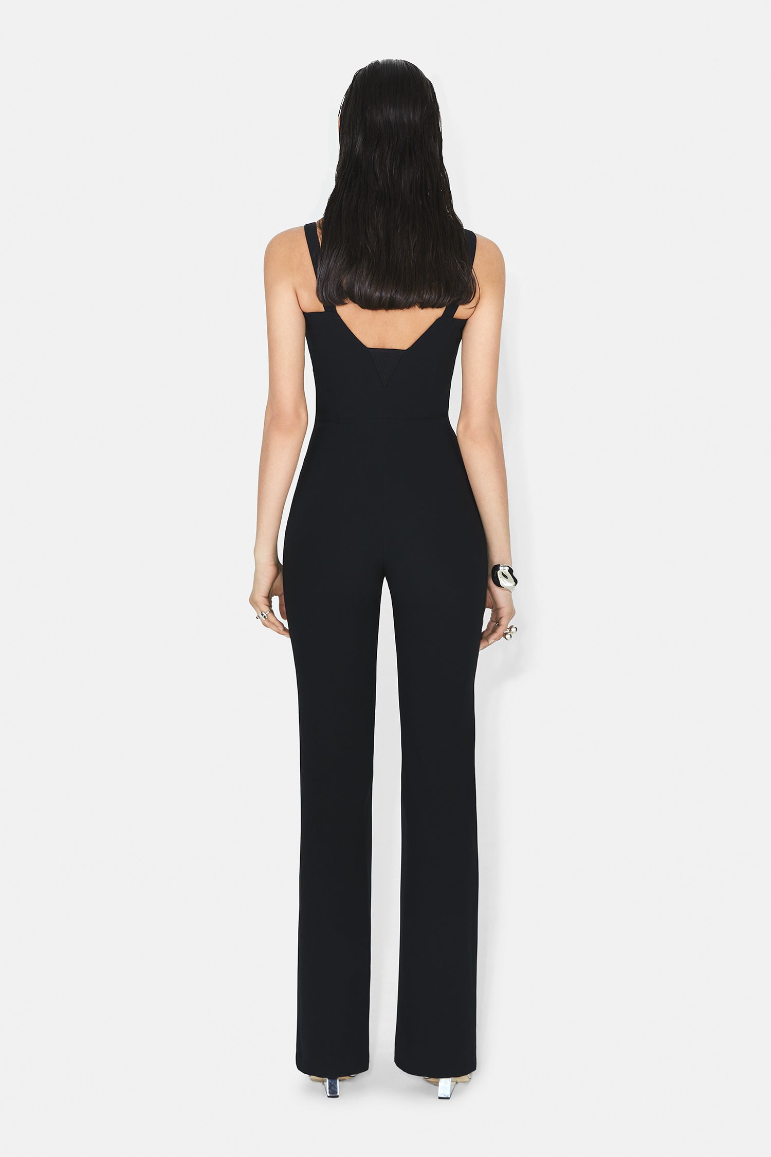 side profile of the straight-leg line