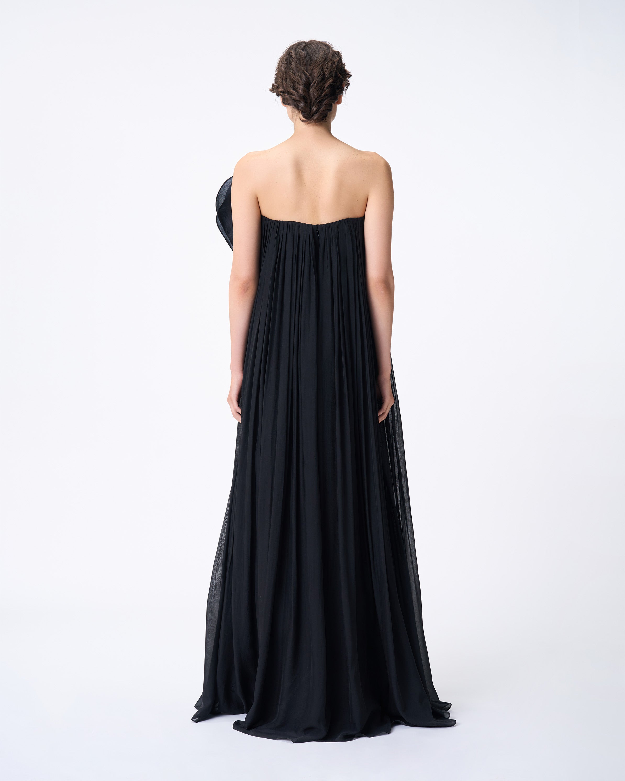 Side angle of the waterfall drape