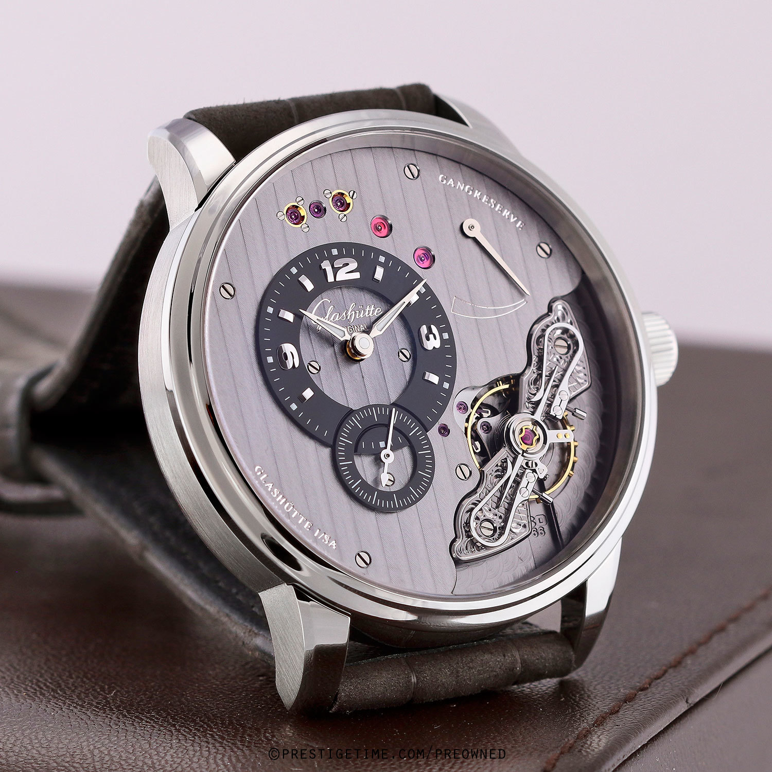 Three-quarter PanoInverse on strap