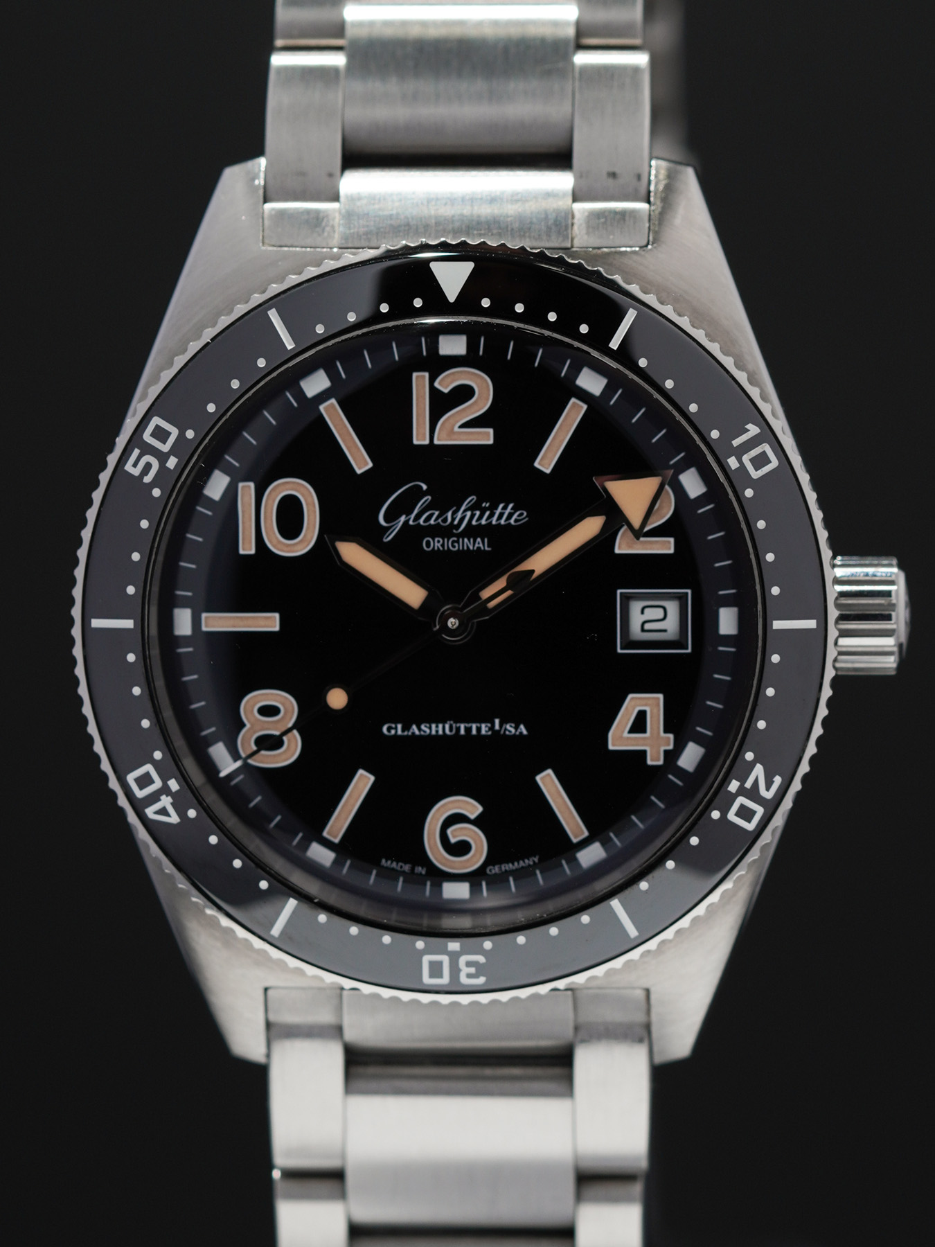 SeaQ on steel bracelet with black dial