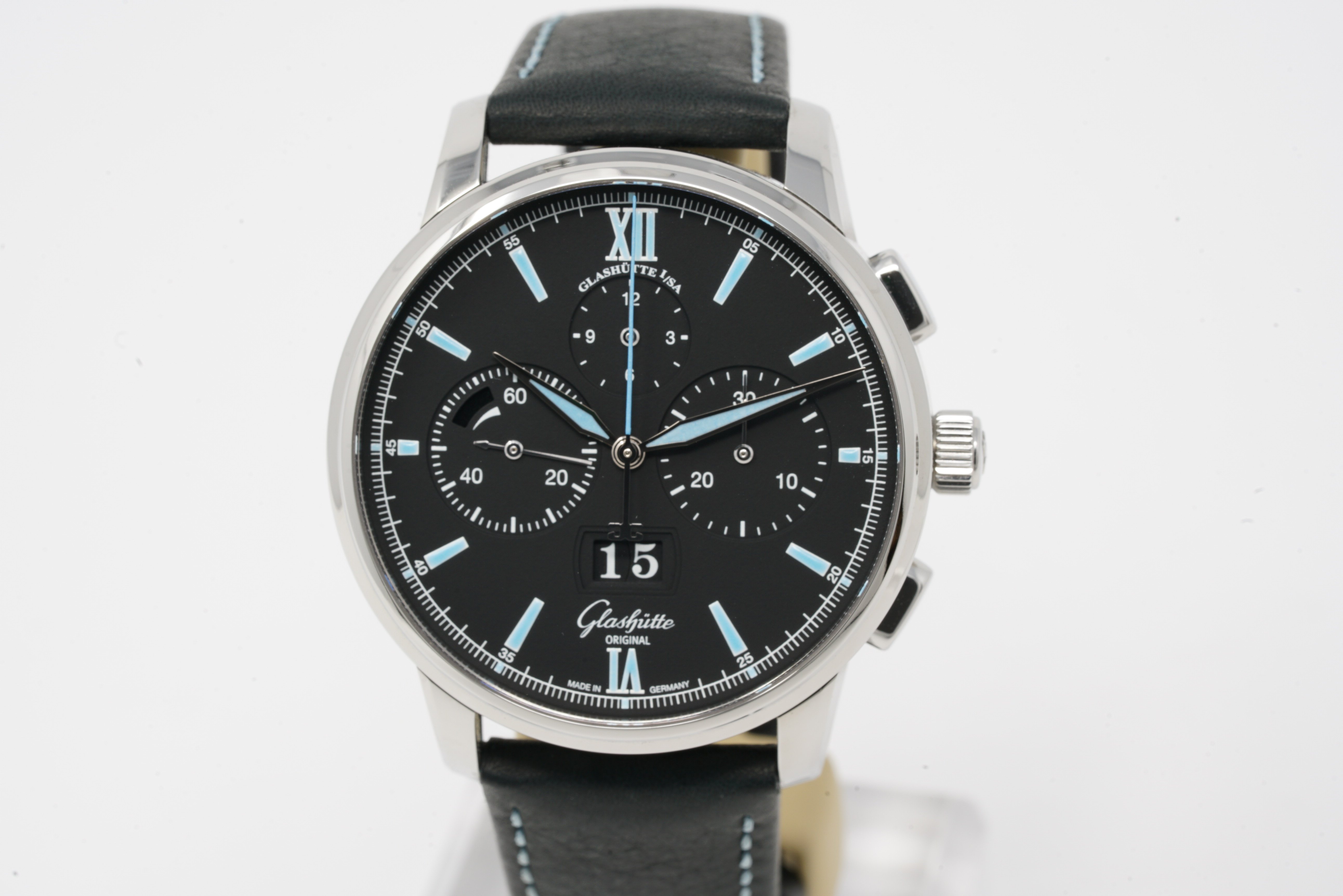 Angled product view on leather strap
