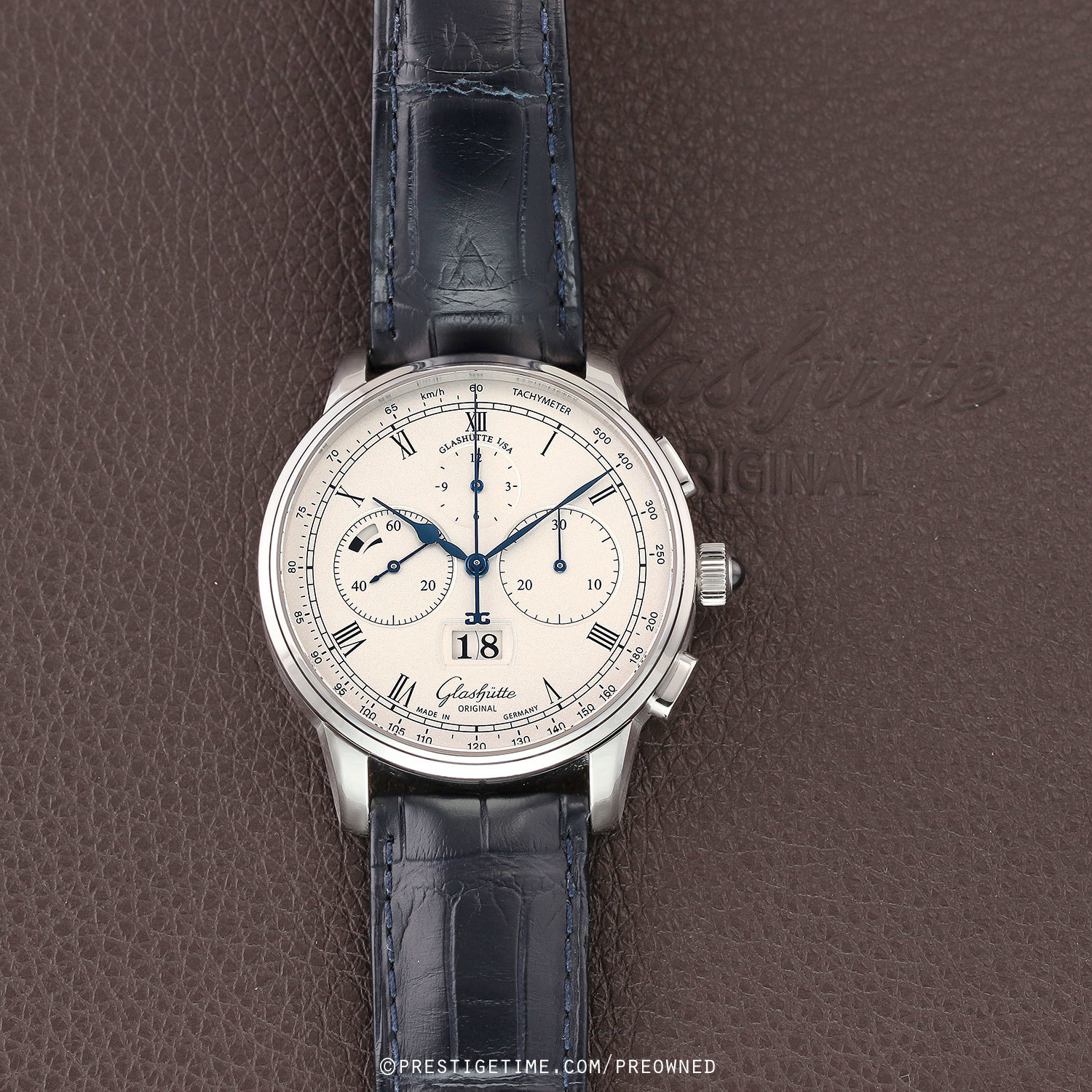 Boxed Senator Chronograph Panorama Date on strap