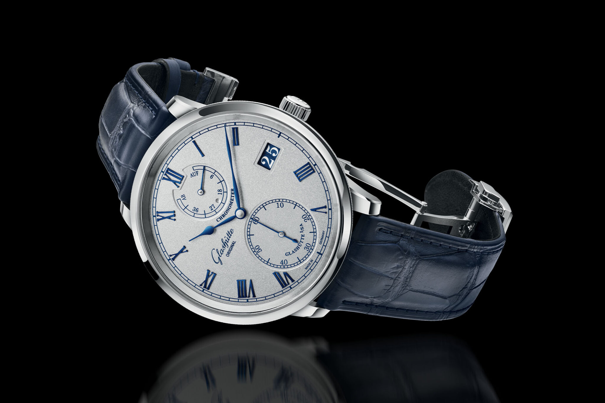 Senator Chronometer angled blue-and-white dial view