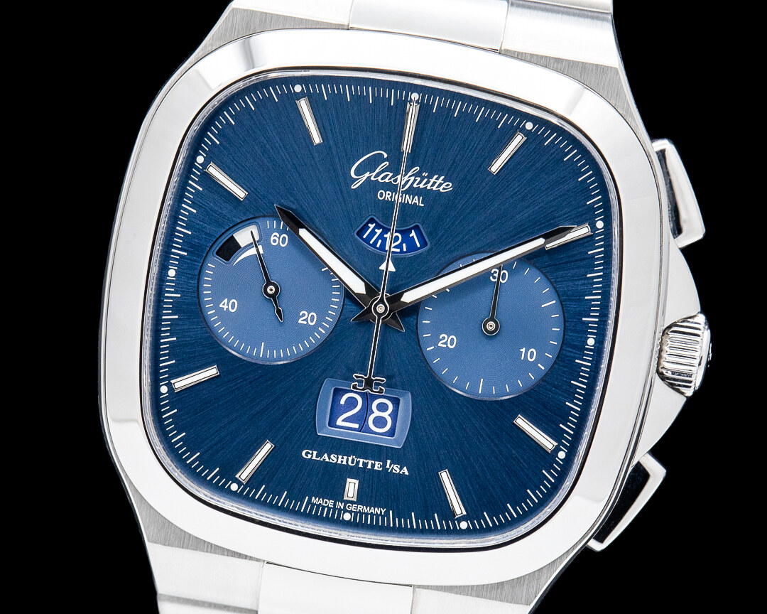 Seventies Chronograph Panorama Date