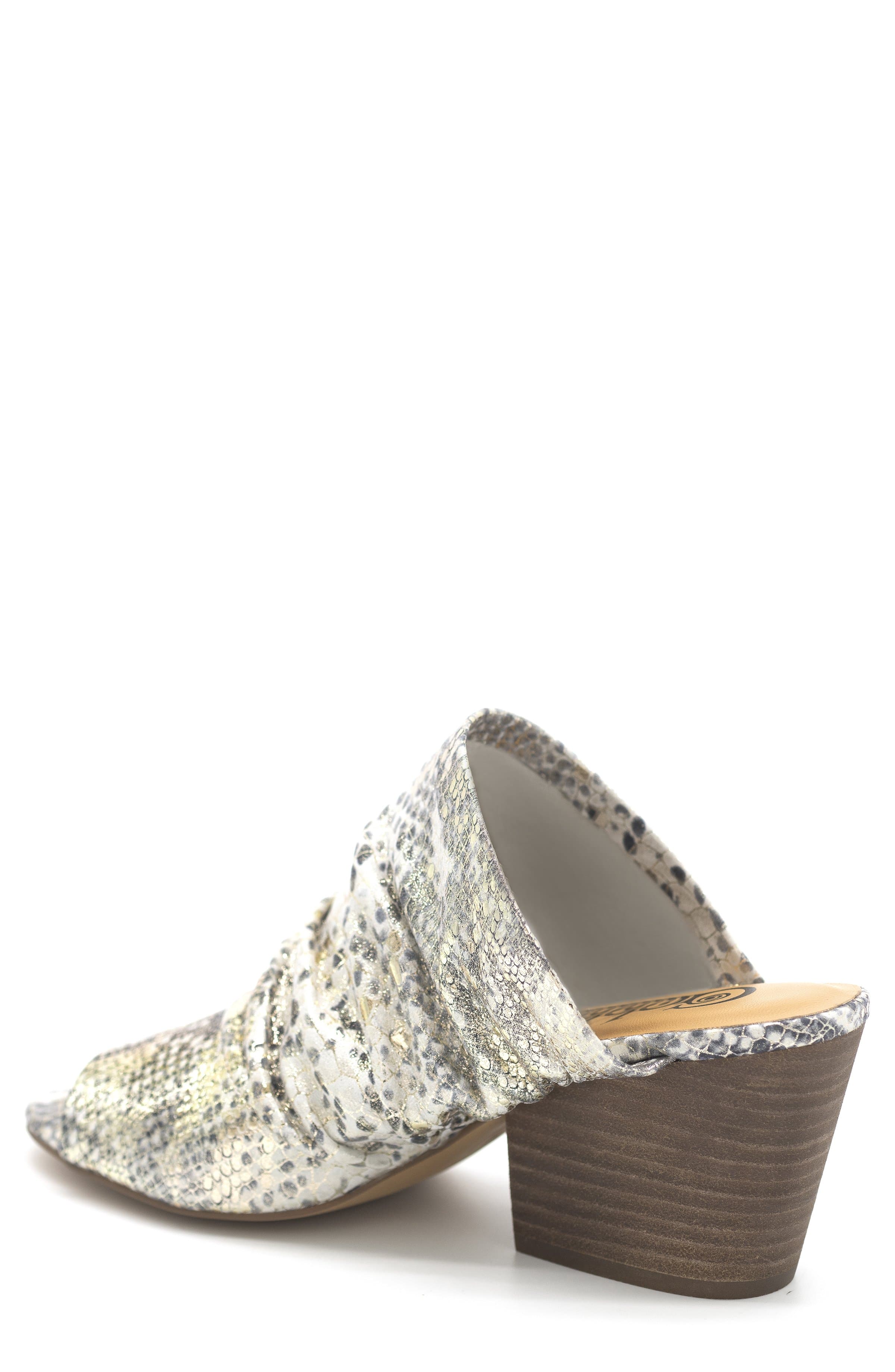 sole and heel view