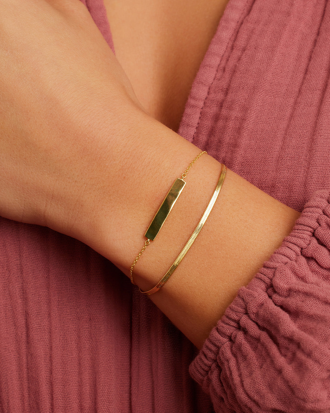 Gold engravable bracelet