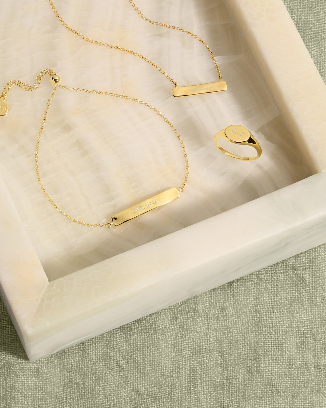 Gold engravable bracelet