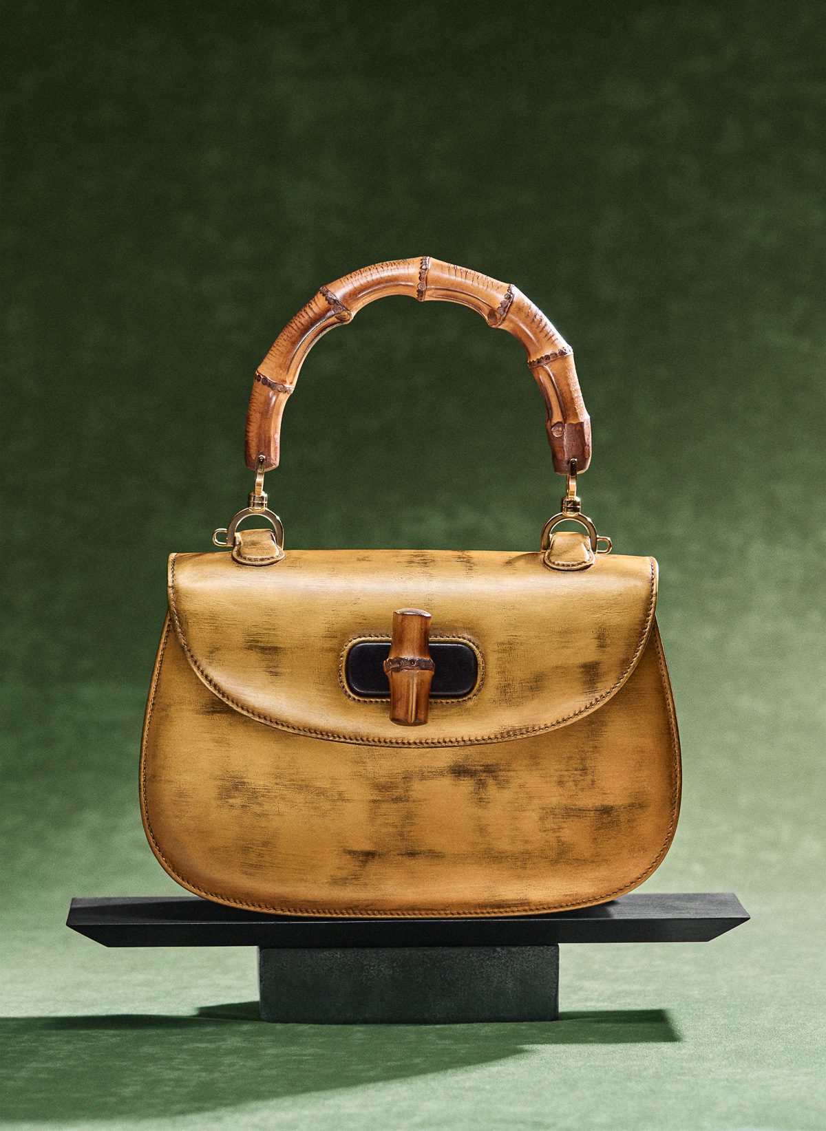 Bamboo turn-lock closure detail