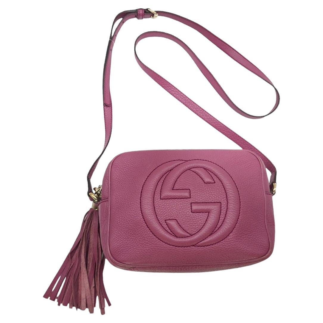 Cross-body strap carry
